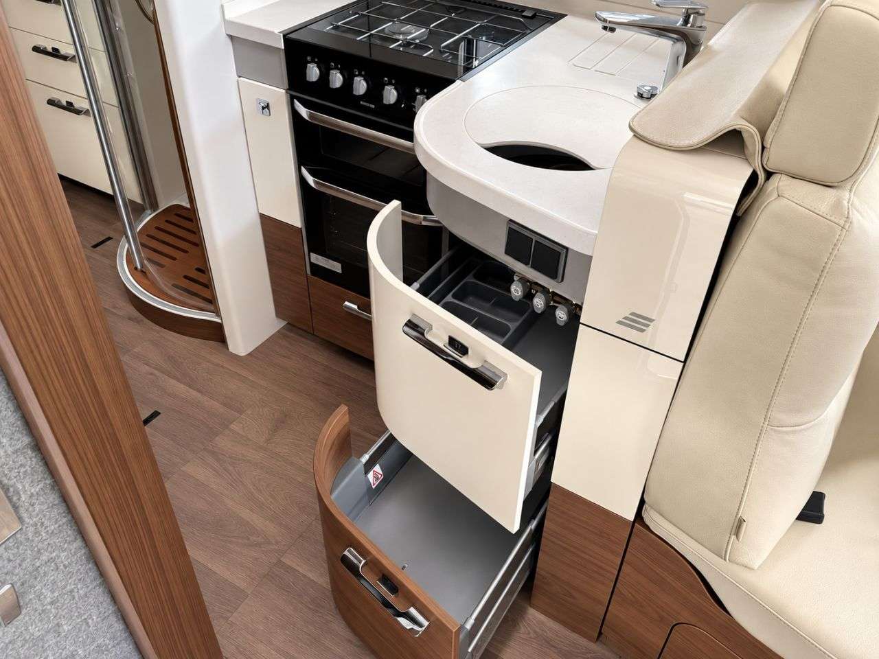 2025 HYMER B-CLASS MASTERLINE 2025 HYMER B-CLASS MASTERLINE