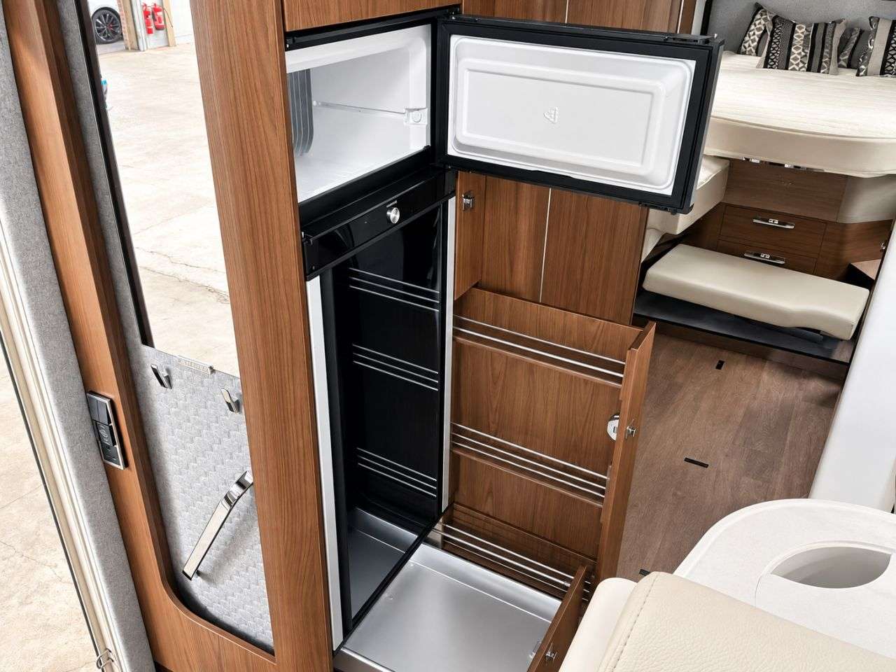 2025 HYMER B-CLASS MASTERLINE 2025 HYMER B-CLASS MASTERLINE