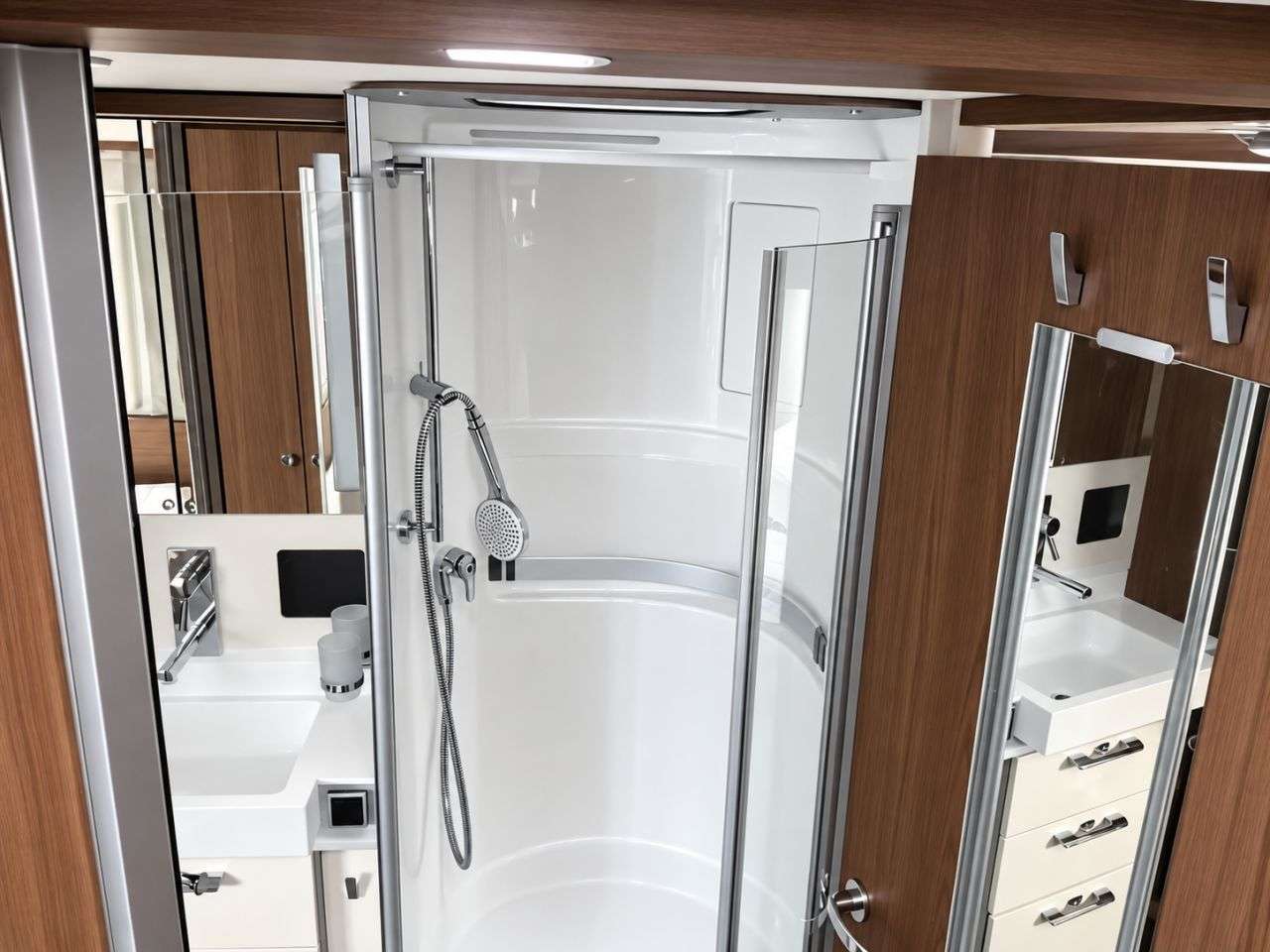 2025 HYMER B-CLASS MASTERLINE 2025 HYMER B-CLASS MASTERLINE