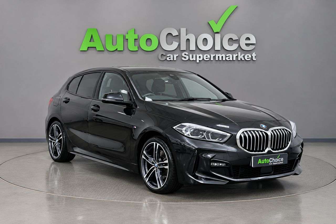 A 2020 BMW 1 SERIES 1.5 118i M Sport Hatchback 5dr Petrol DCT Euro 6 (s/s) (140 ps) in Blackbur A 2020 BMW 1 SERIES 1.5 118i M Sport Hatchback 5dr Petrol DCT Euro 6 (s/s) (140 ps) in Blackbur