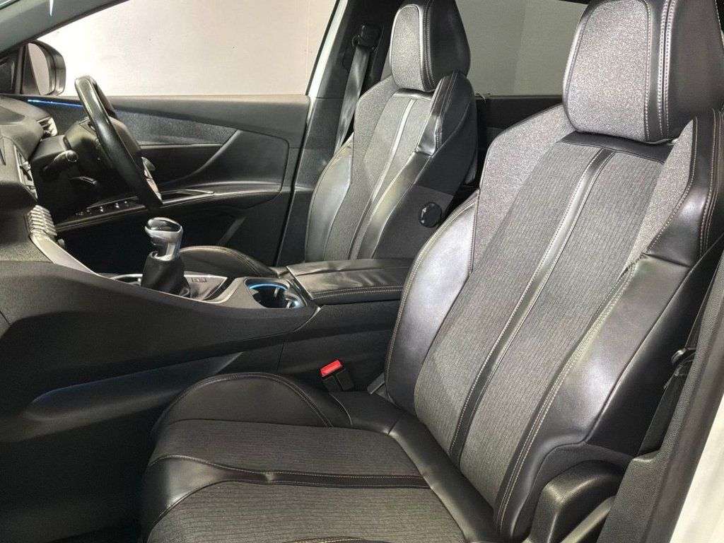 2018 PEUGEOT 5008 2018 PEUGEOT 5008