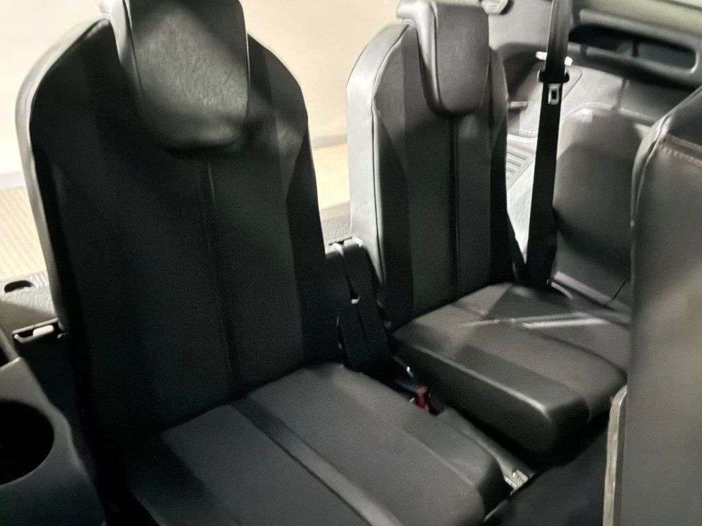2018 PEUGEOT 5008 2018 PEUGEOT 5008