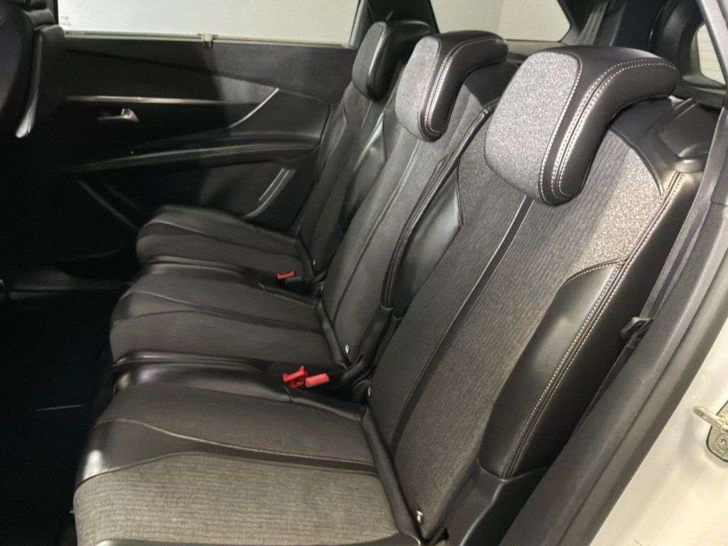 2018 PEUGEOT 5008 2018 PEUGEOT 5008