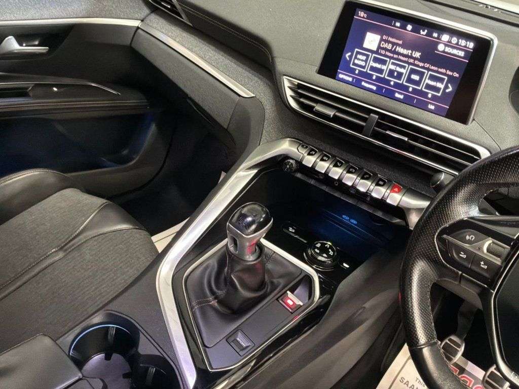2018 PEUGEOT 5008 2018 PEUGEOT 5008