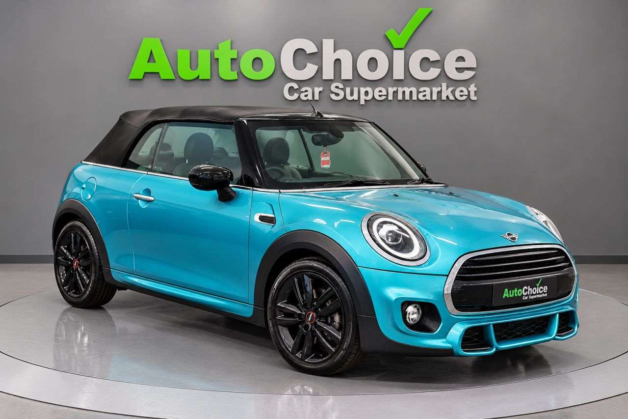 A 2019 MINI CONVERTIBLE 1.5 Cooper Sport Convertible 2dr Petrol Manual Euro 6 (s/s) (136 ps) In Bla A 2019 MINI CONVERTIBLE 1.5 Cooper Sport Convertible 2dr Petrol Manual Euro 6 (s/s) (136 ps) In Bla