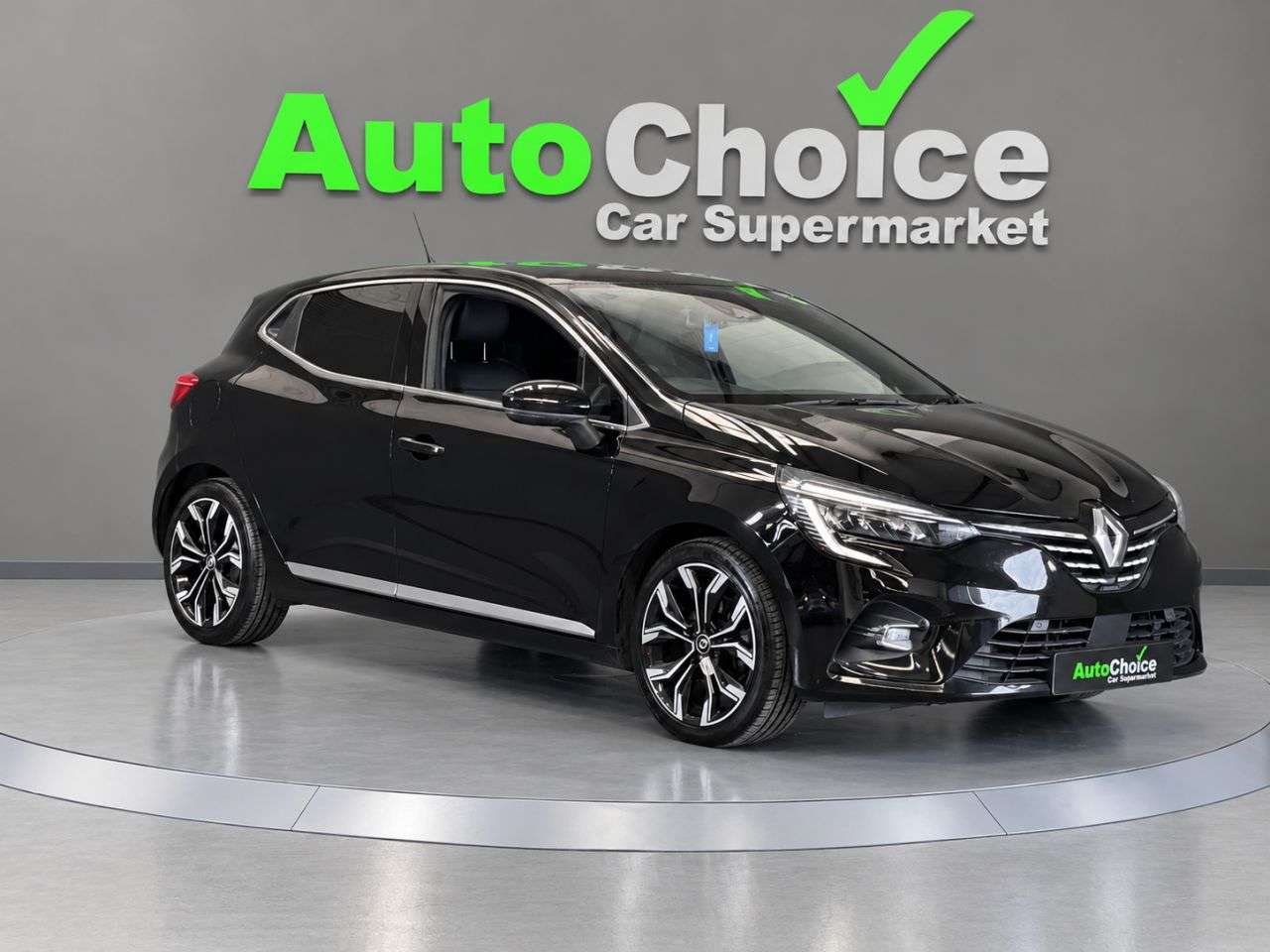 A 2023 RENAULT CLIO 1.6 E-TECH Techno Hatchback 5dr Petrol Hybrid Auto Euro 6 (s/s) (145 ps) in A 2023 RENAULT CLIO 1.6 E-TECH Techno Hatchback 5dr Petrol Hybrid Auto Euro 6 (s/s) (145 ps) in