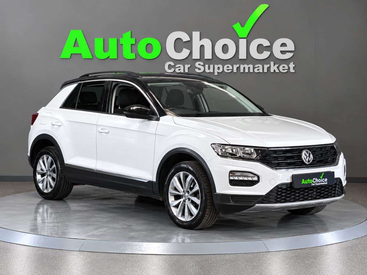 A 2019 VOLKSWAGEN T-ROC 1.0 TSI GPF Design SUV 5dr Petrol Manual Euro 6 (s/s) (115 ps) in Blackburn A 2019 VOLKSWAGEN T-ROC 1.0 TSI GPF Design SUV 5dr Petrol Manual Euro 6 (s/s) (115 ps) in Blackburn