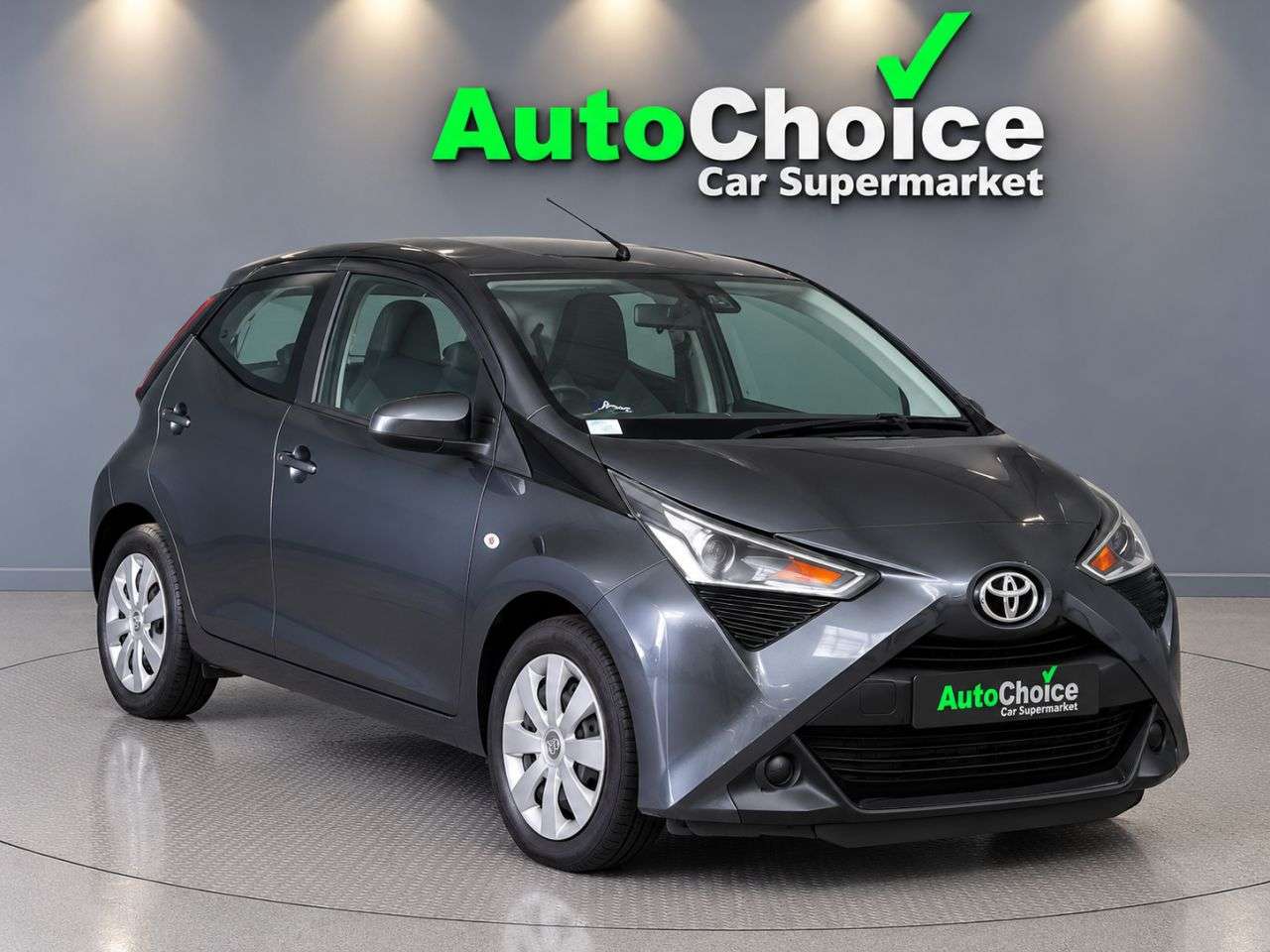 A 2021 TOYOTA AYGO 1.0 VVT-i x-play Hatchback 5dr Petrol Manual Euro 6 (s/s) (71 ps) In Blackb A 2021 TOYOTA AYGO 1.0 VVT-i x-play Hatchback 5dr Petrol Manual Euro 6 (s/s) (71 ps) In Blackb