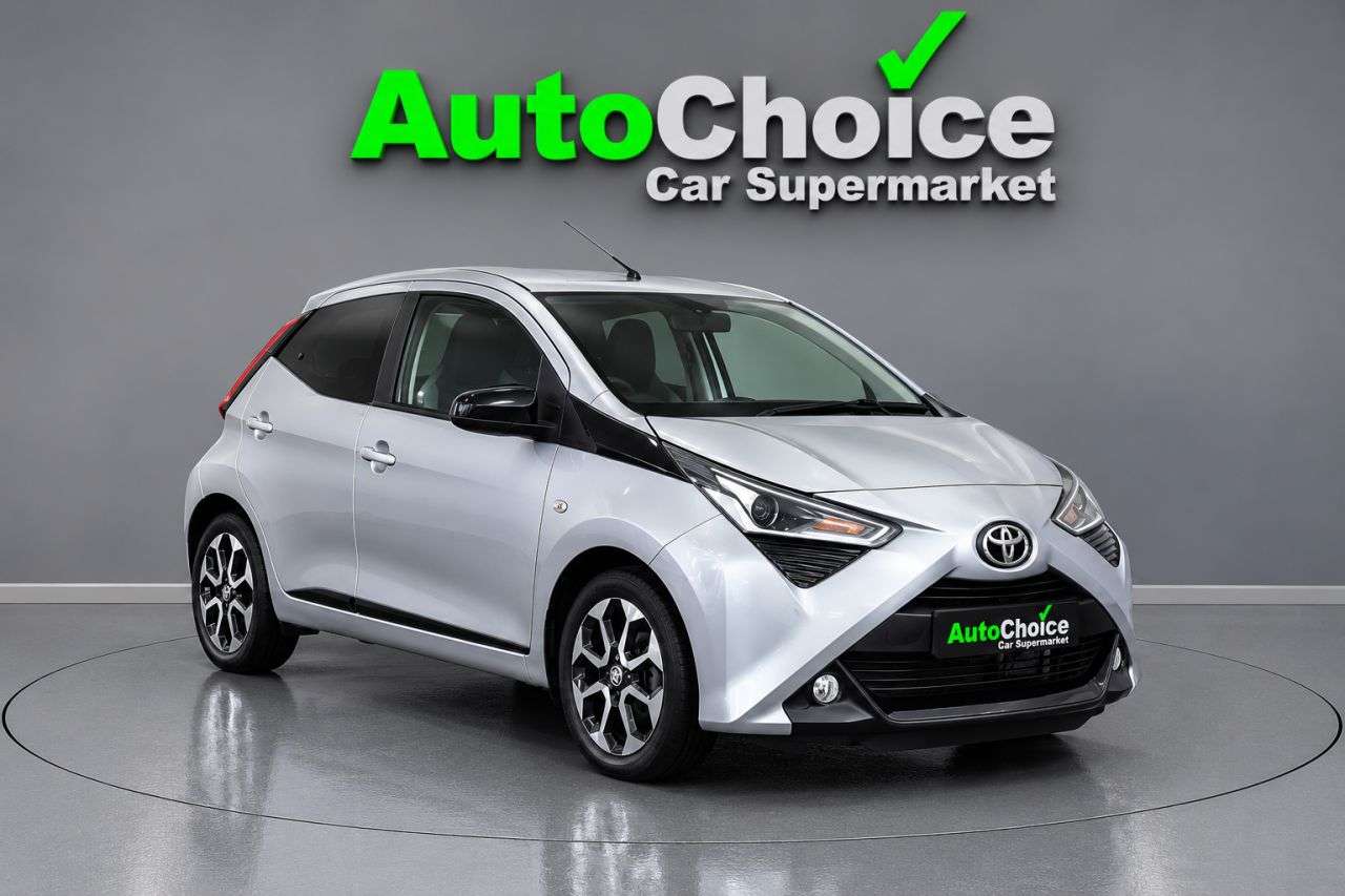 A 2019 TOYOTA AYGO 1.0 VVT-i x-trend Funroof 5dr Petrol x-shift Euro 6 (71 ps) In Blackburn Fi A 2019 TOYOTA AYGO 1.0 VVT-i x-trend Funroof 5dr Petrol x-shift Euro 6 (71 ps) In Blackburn Fi