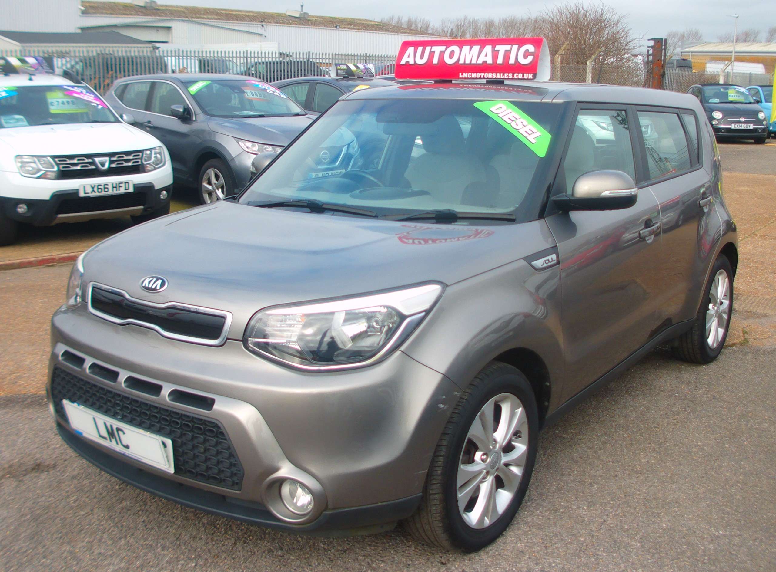 A 2016 KIA SOUL 1.6 CRDi Connect Plus SUV 5dr Diesel DCT Euro 6 (134 bhp) A 2016 KIA SOUL 1.6 CRDi Connect Plus SUV 5dr Diesel DCT Euro 6 (134 bhp)