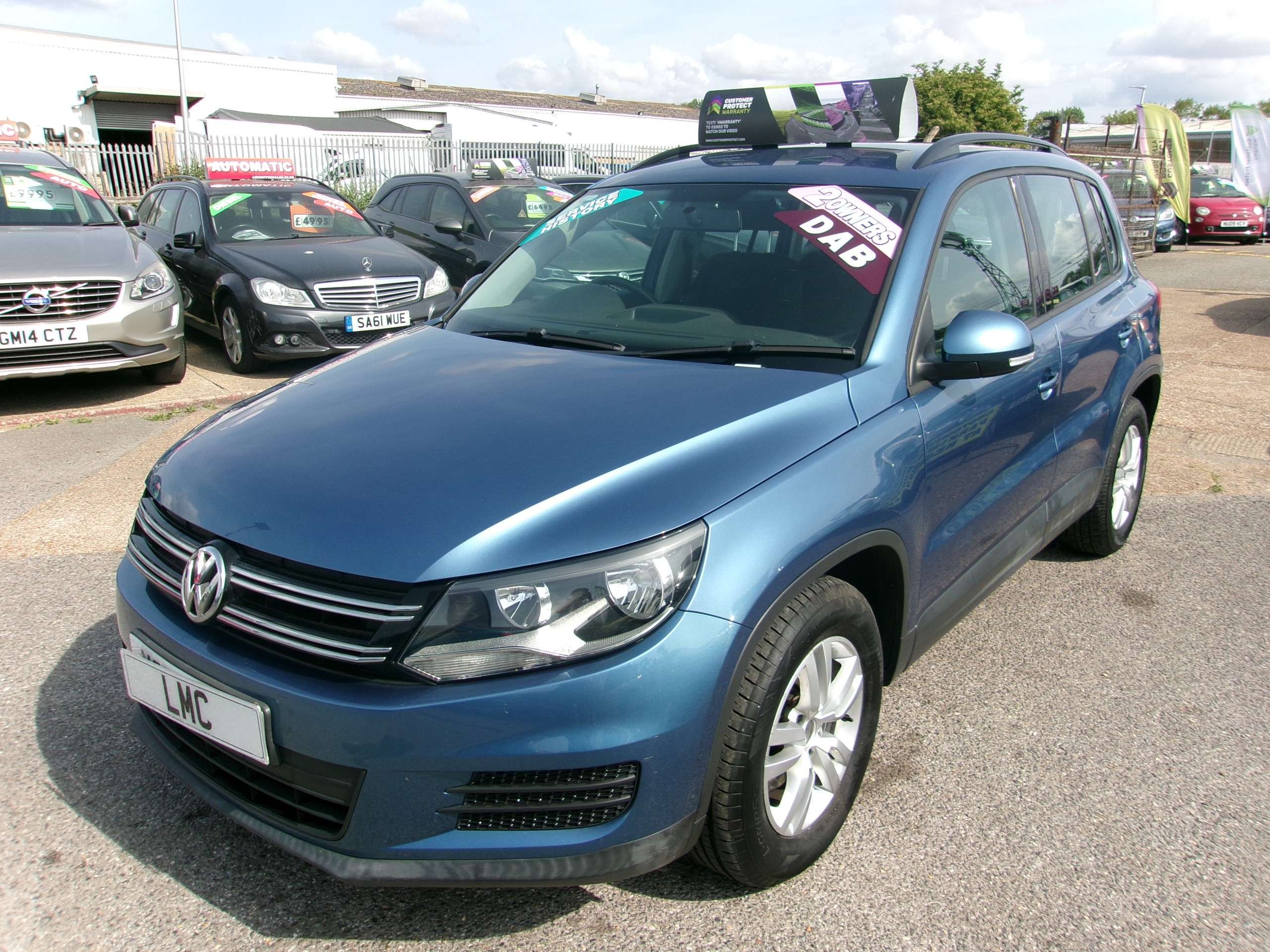 A 2014 VOLKSWAGEN TIGUAN 1.4 TSI BlueMotion Tech S SUV 5dr Petrol Manual 2WD (s/s) (160 ps) A 2014 VOLKSWAGEN TIGUAN 1.4 TSI BlueMotion Tech S SUV 5dr Petrol Manual 2WD (s/s) (160 ps)