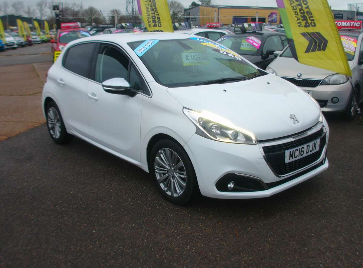 Check out this Peugeot 208 2016 Petrol Manual