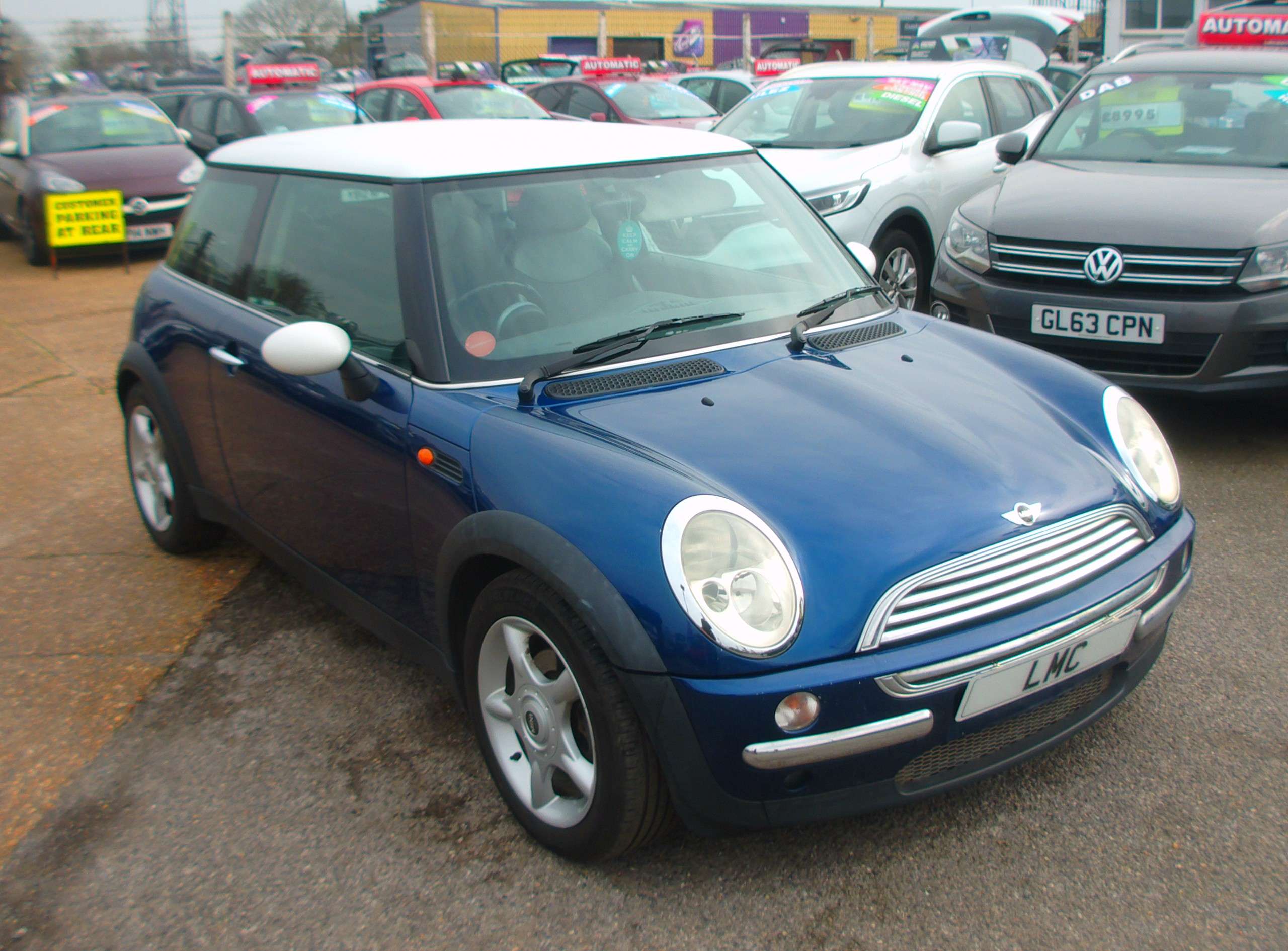 A 2004 MINI HATCH 1.6 Cooper Hatchback 3dr Petrol Manual Euro 3 (115 ps) A 2004 MINI HATCH 1.6 Cooper Hatchback 3dr Petrol Manual Euro 3 (115 ps)