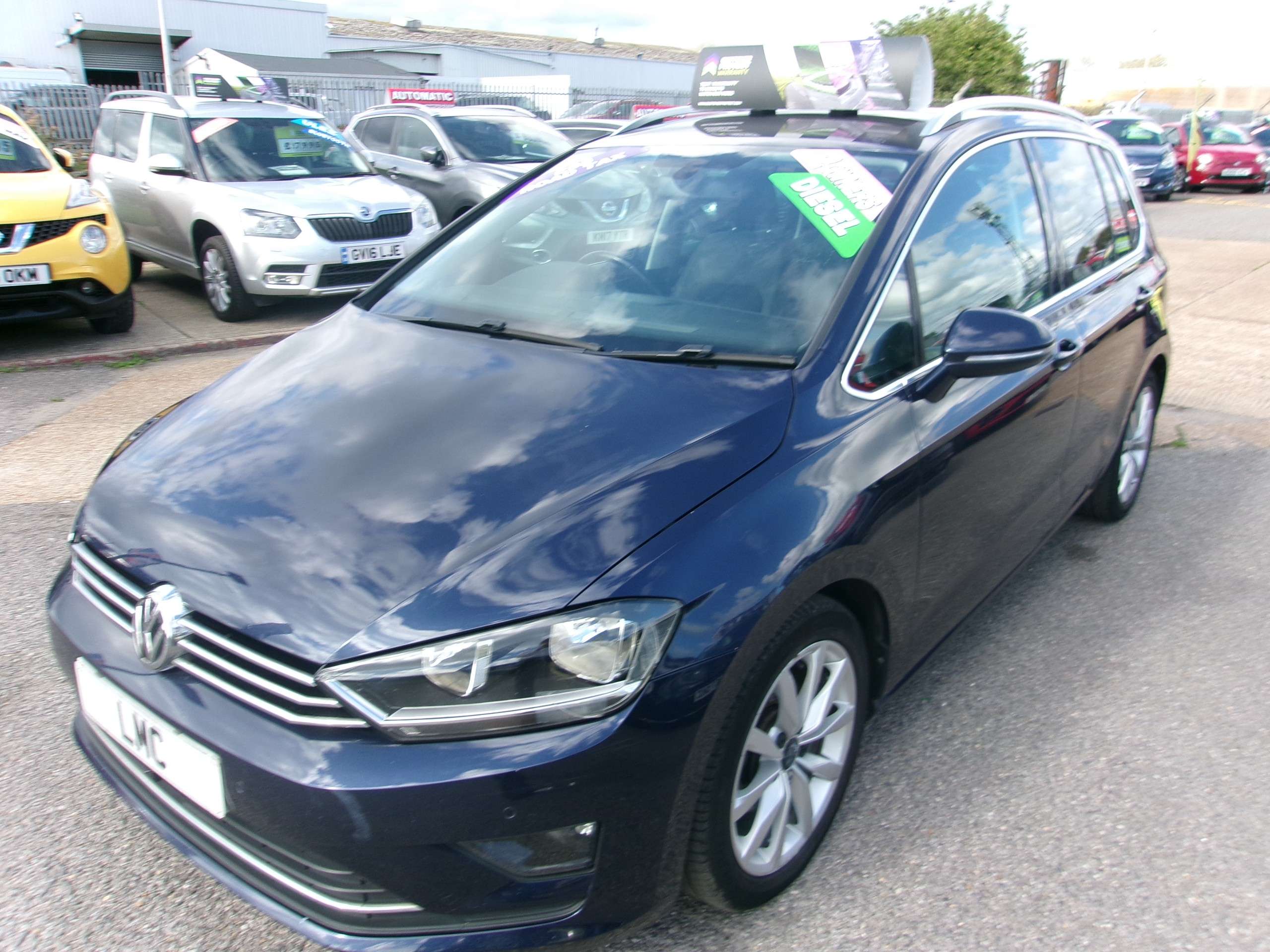 A 2015 VOLKSWAGEN GOLF SV Grand Tourer 2.0 TDI A 2015 VOLKSWAGEN GOLF SV Grand Tourer 2.0 TDI