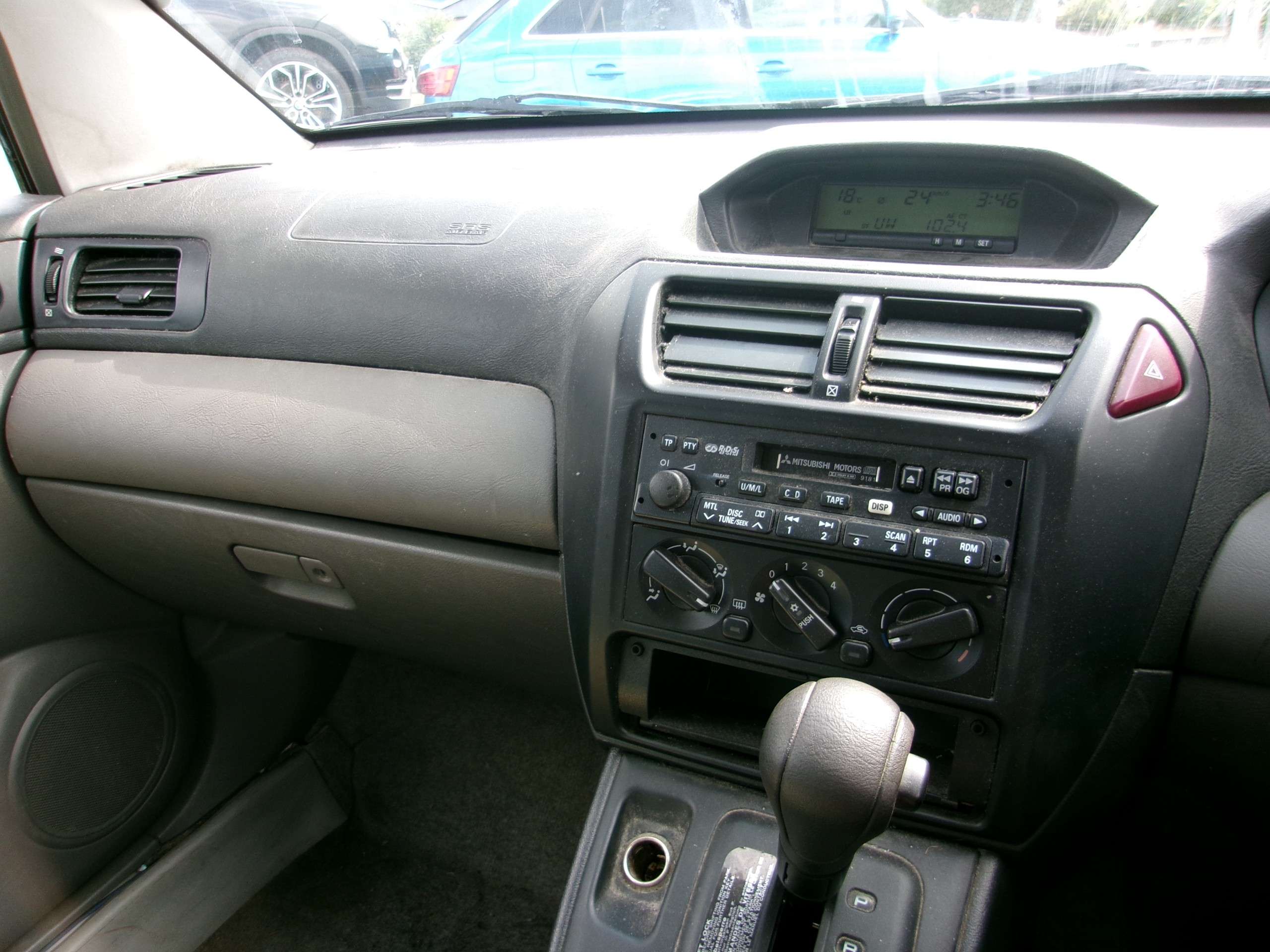 2002 MITSUBISHI SPACE WAGON 2002 MITSUBISHI SPACE WAGON