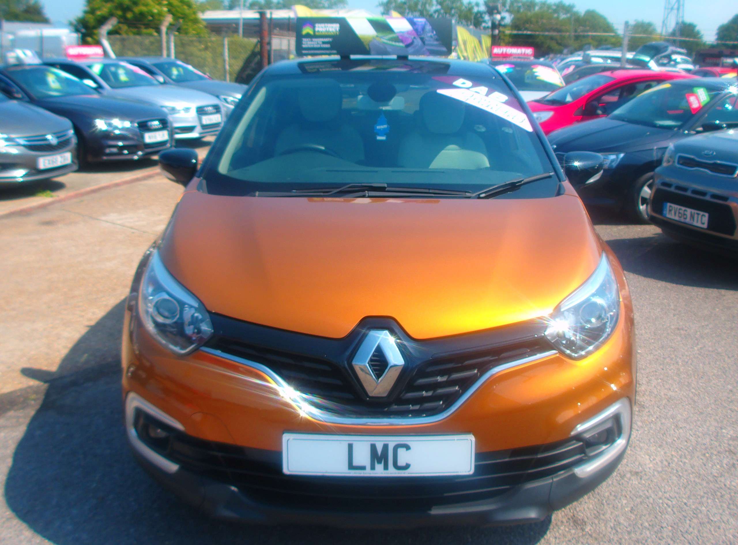 A 2019 RENAULT CAPTUR 0.9 TCe ENERGY Iconic SUV 5dr Petrol Manual Euro 6 (s/s) (90 ps) A 2019 RENAULT CAPTUR 0.9 TCe ENERGY Iconic SUV 5dr Petrol Manual Euro 6 (s/s) (90 ps)