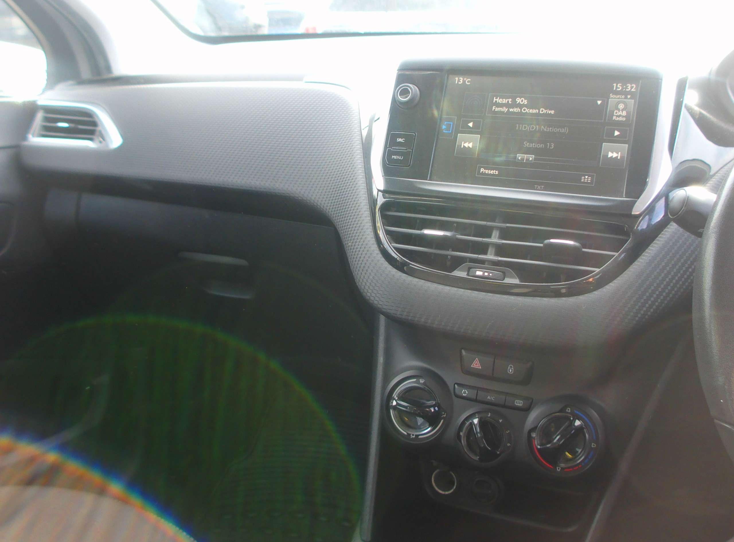 2015 PEUGEOT 208 2015 PEUGEOT 208