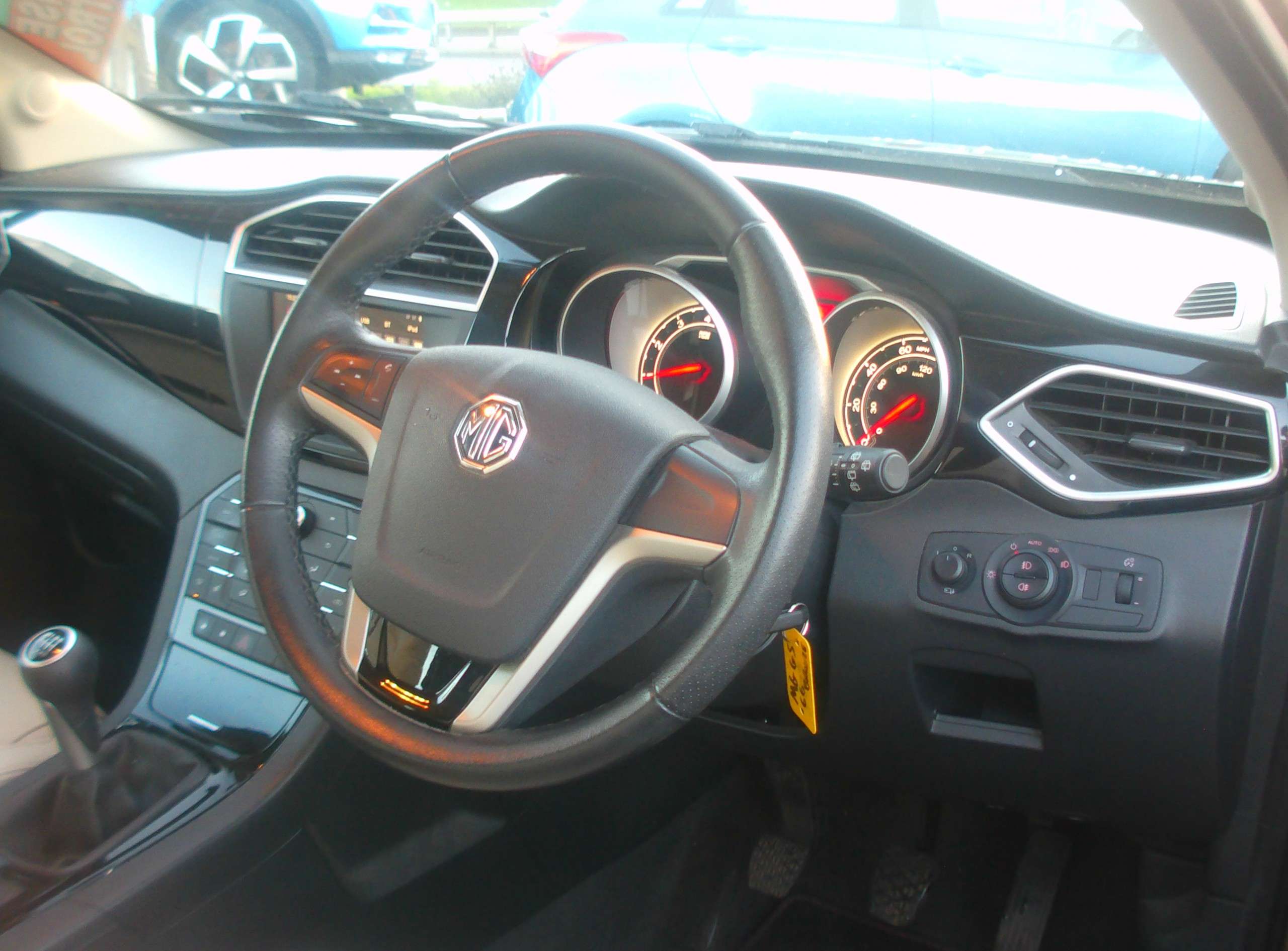 2016 MG GS 2016 MG GS