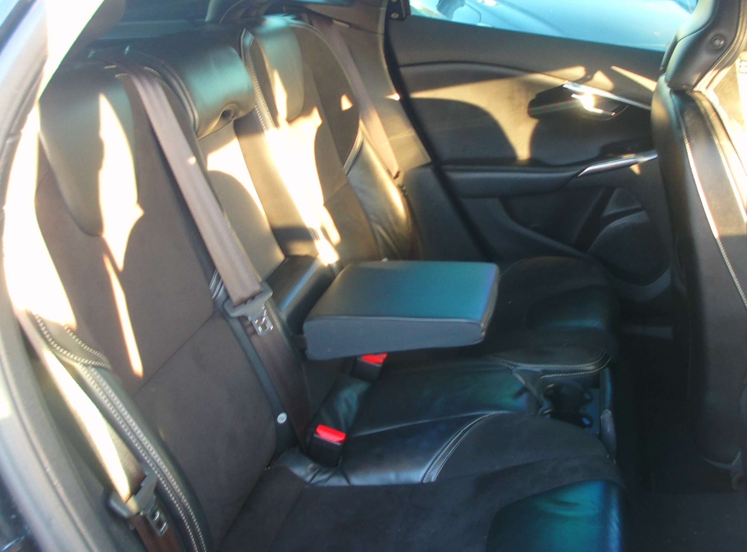 2013 VOLVO V40 2013 VOLVO V40