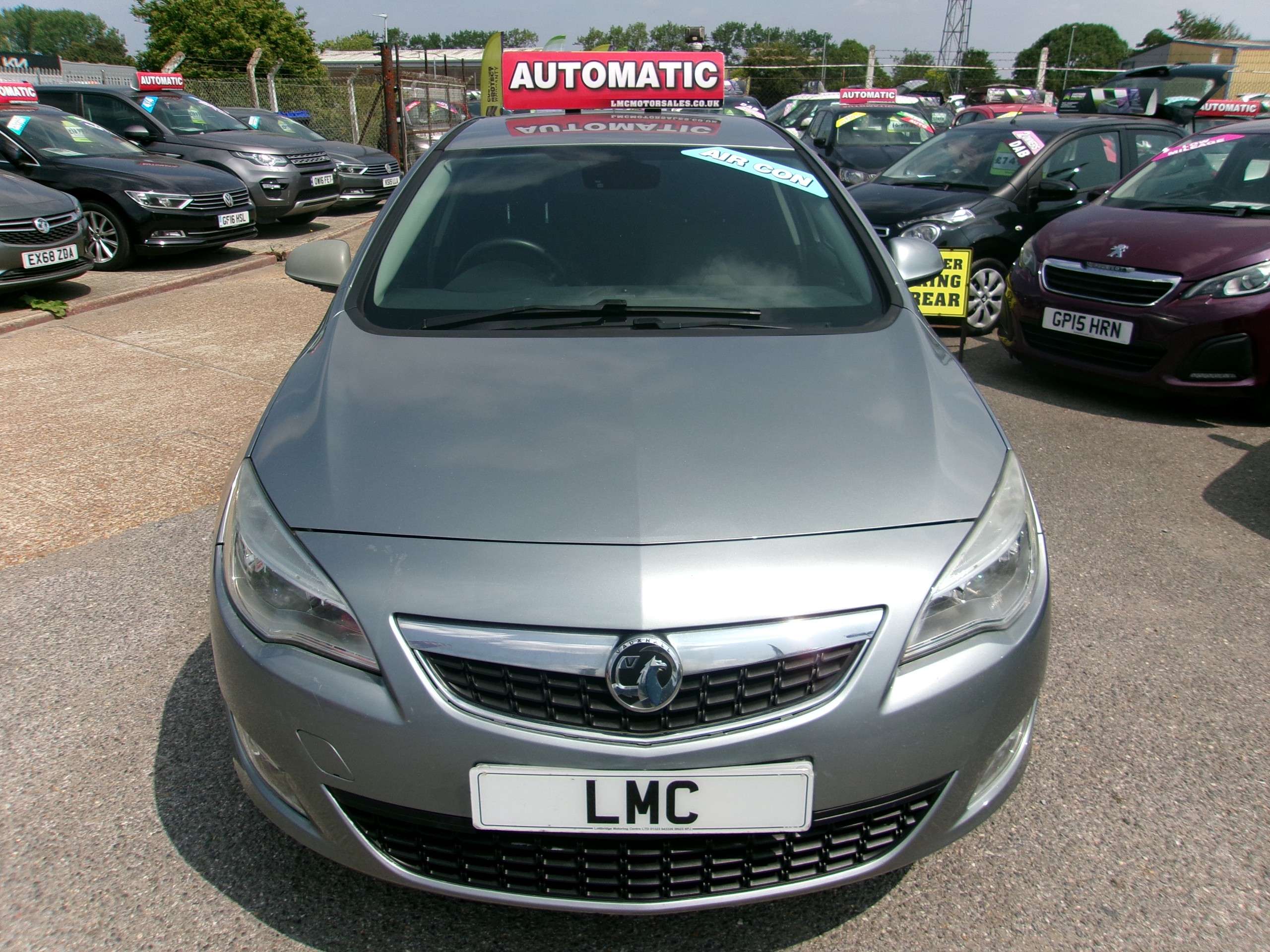 A 2011 VAUXHALL ASTRA Automatic 1.6 16v SE Hatchback 5dr Petrol (115 ps) A 2011 VAUXHALL ASTRA Automatic 1.6 16v SE Hatchback 5dr Petrol (115 ps)