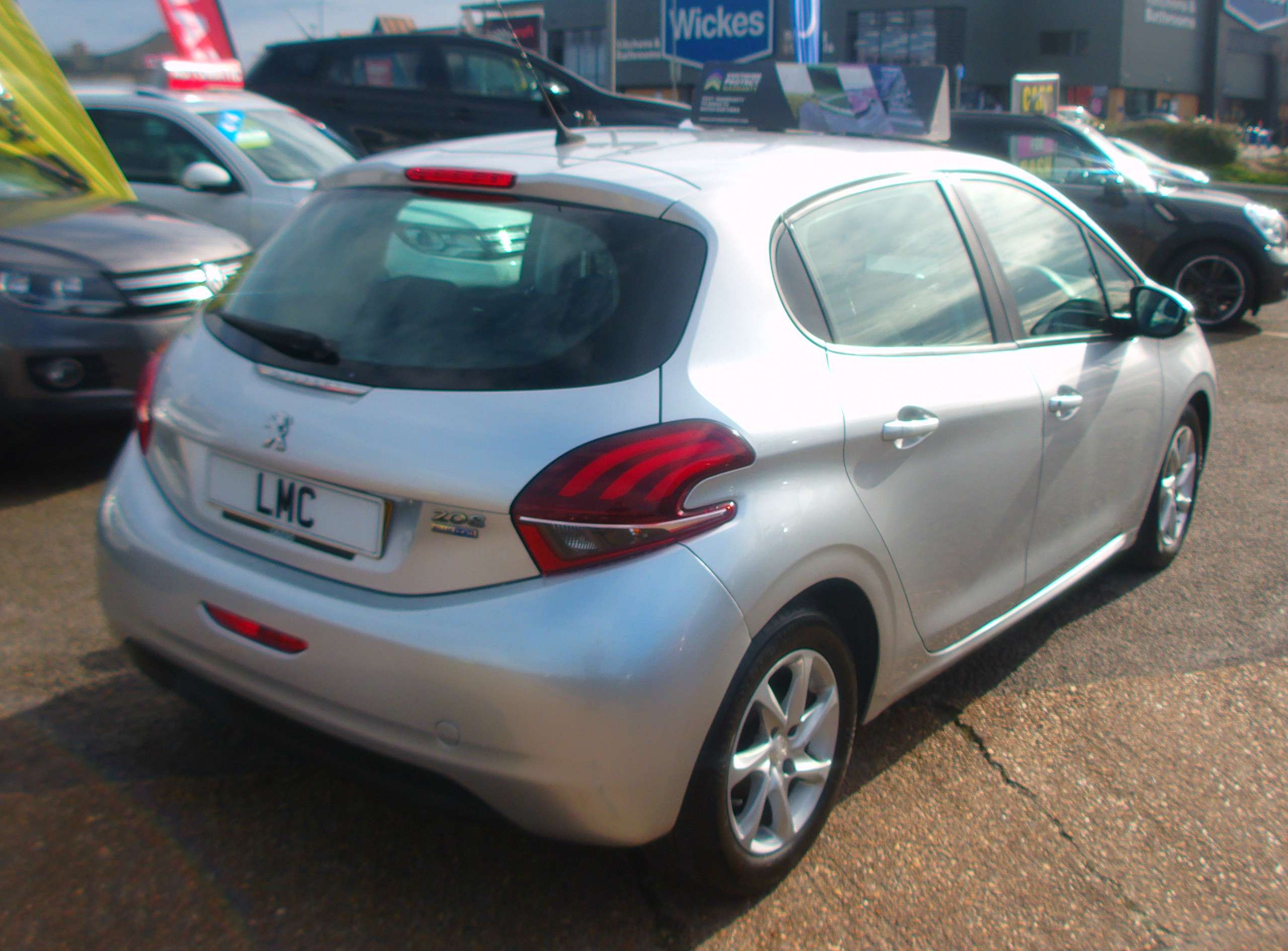 2015 PEUGEOT 208 2015 PEUGEOT 208