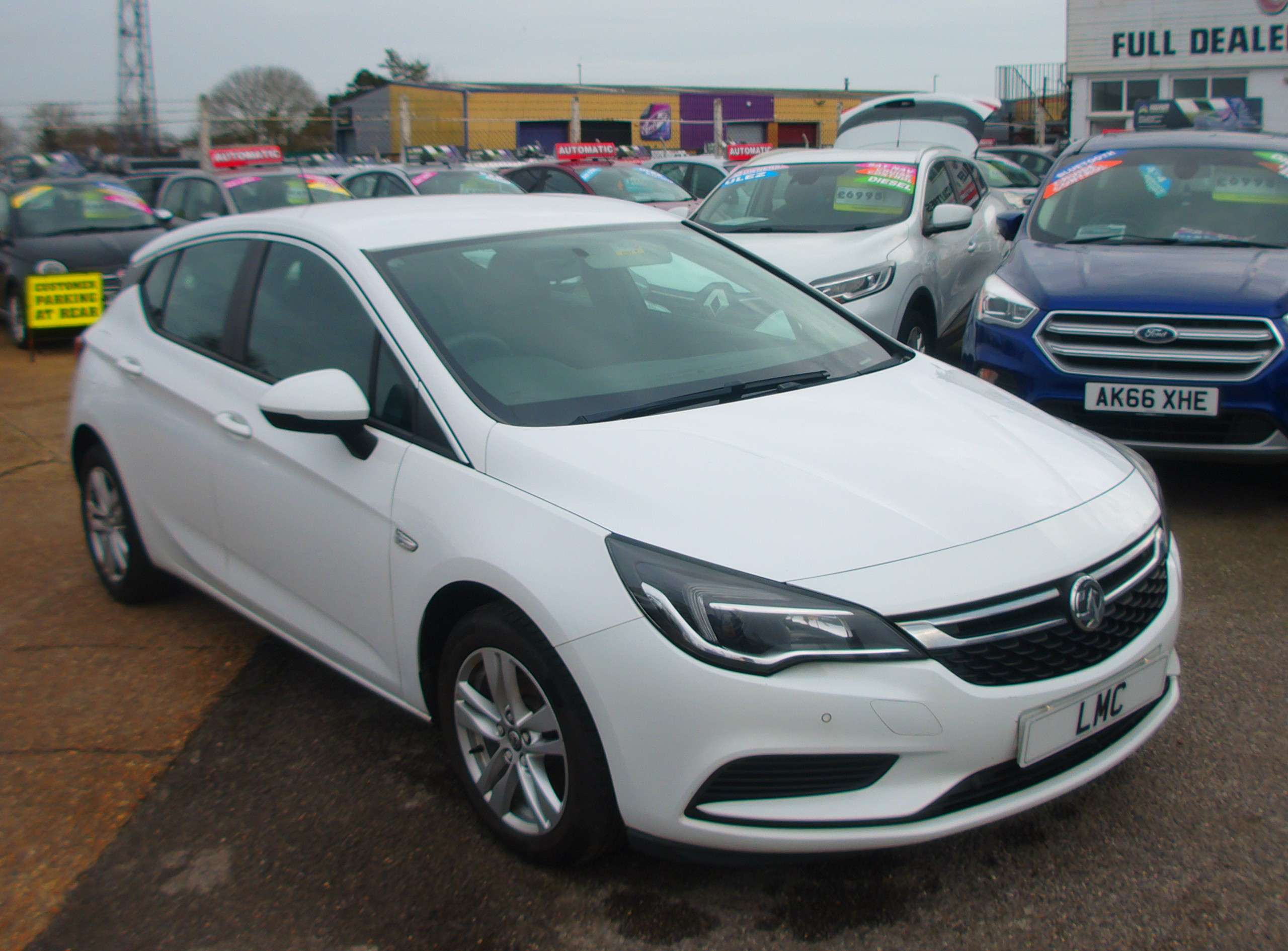 A 2017 VAUXHALL ASTRA 1.6 CDTi BlueInjection Design Hatchback 5dr Diesel Manual Euro 6 (s/s) A 2017 VAUXHALL ASTRA 1.6 CDTi BlueInjection Design Hatchback 5dr Diesel Manual Euro 6 (s/s)
