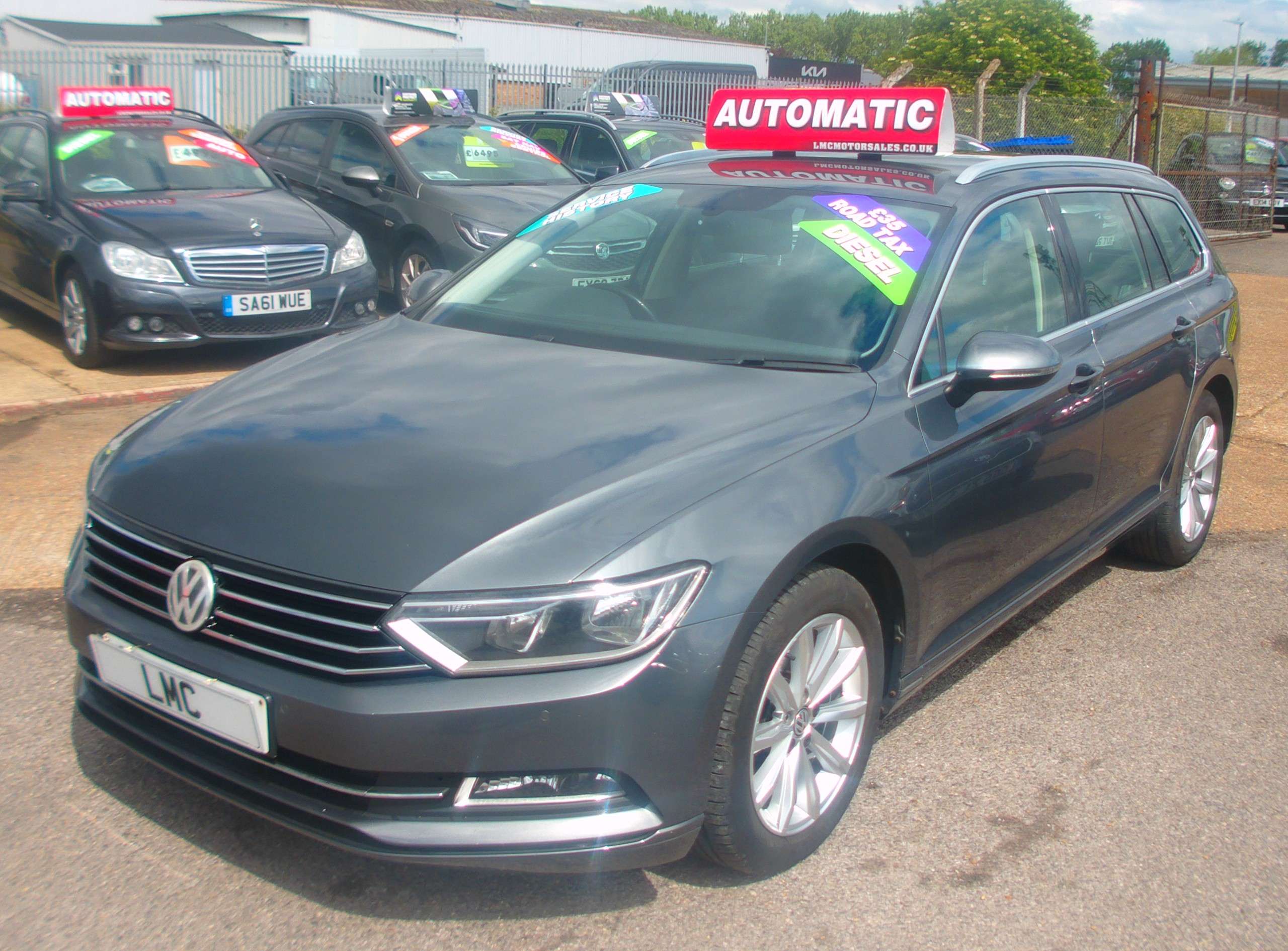 A 2015 VOLKSWAGEN PASSAT 2.0 TDI BlueMotion Tech SE Business Estate 5dr Diesel DSG Euro 6 (s/s) A 2015 VOLKSWAGEN PASSAT 2.0 TDI BlueMotion Tech SE Business Estate 5dr Diesel DSG Euro 6 (s/s)