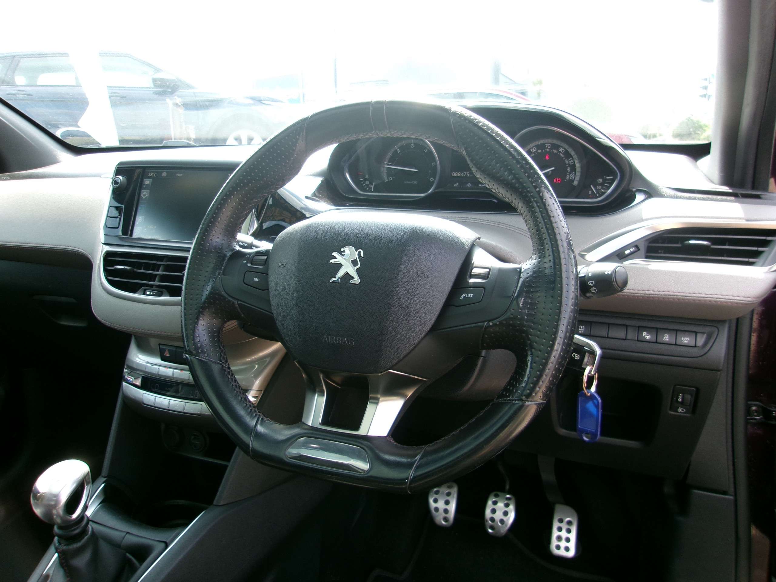 2015 PEUGEOT 208 2015 PEUGEOT 208
