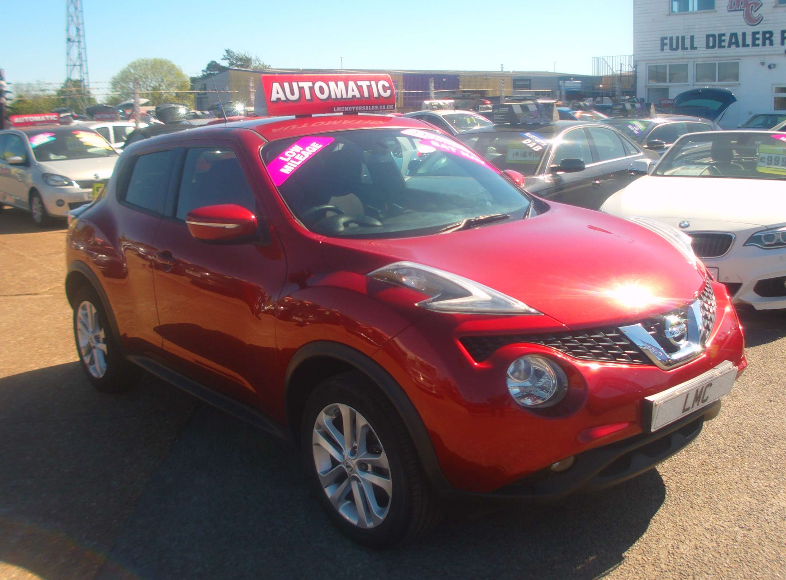 A 2014 NISSAN JUKE Automatic 1.6 Acenta Premium SUV 5dr Petrol XTRON A 2014 NISSAN JUKE Automatic 1.6 Acenta Premium SUV 5dr Petrol XTRON
