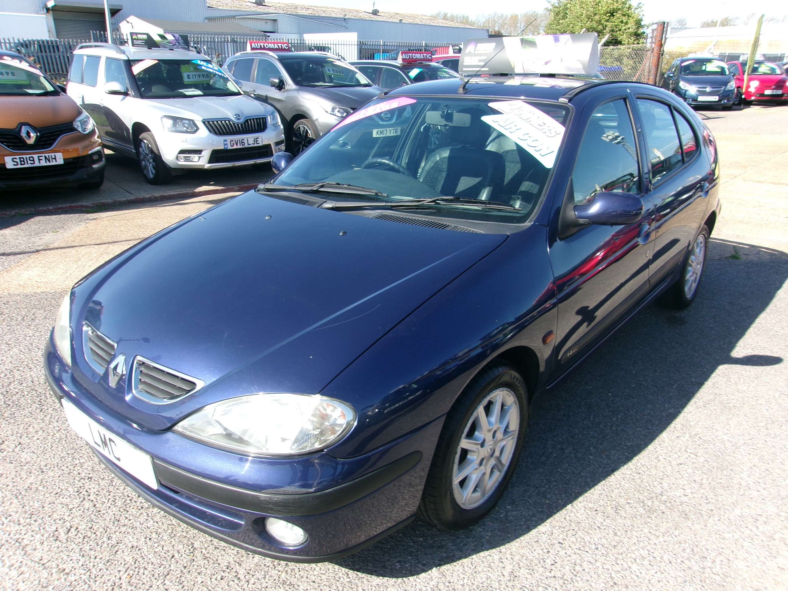 A 2002 RENAULT MEGANE 1.4 16v Fidji Hatchback 5dr Petrol Manual (95 bhp) A 2002 RENAULT MEGANE 1.4 16v Fidji Hatchback 5dr Petrol Manual (95 bhp)