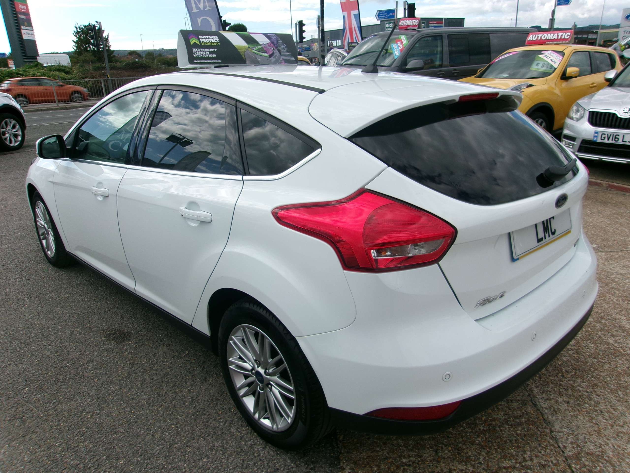 A 2017 FORD FOCUS 1.0T EcoBoost Zetec Edition Hatchback 5dr Petrol Manual Euro 6 (s/s) (100 ps) A 2017 FORD FOCUS 1.0T EcoBoost Zetec Edition Hatchback 5dr Petrol Manual Euro 6 (s/s) (100 ps)