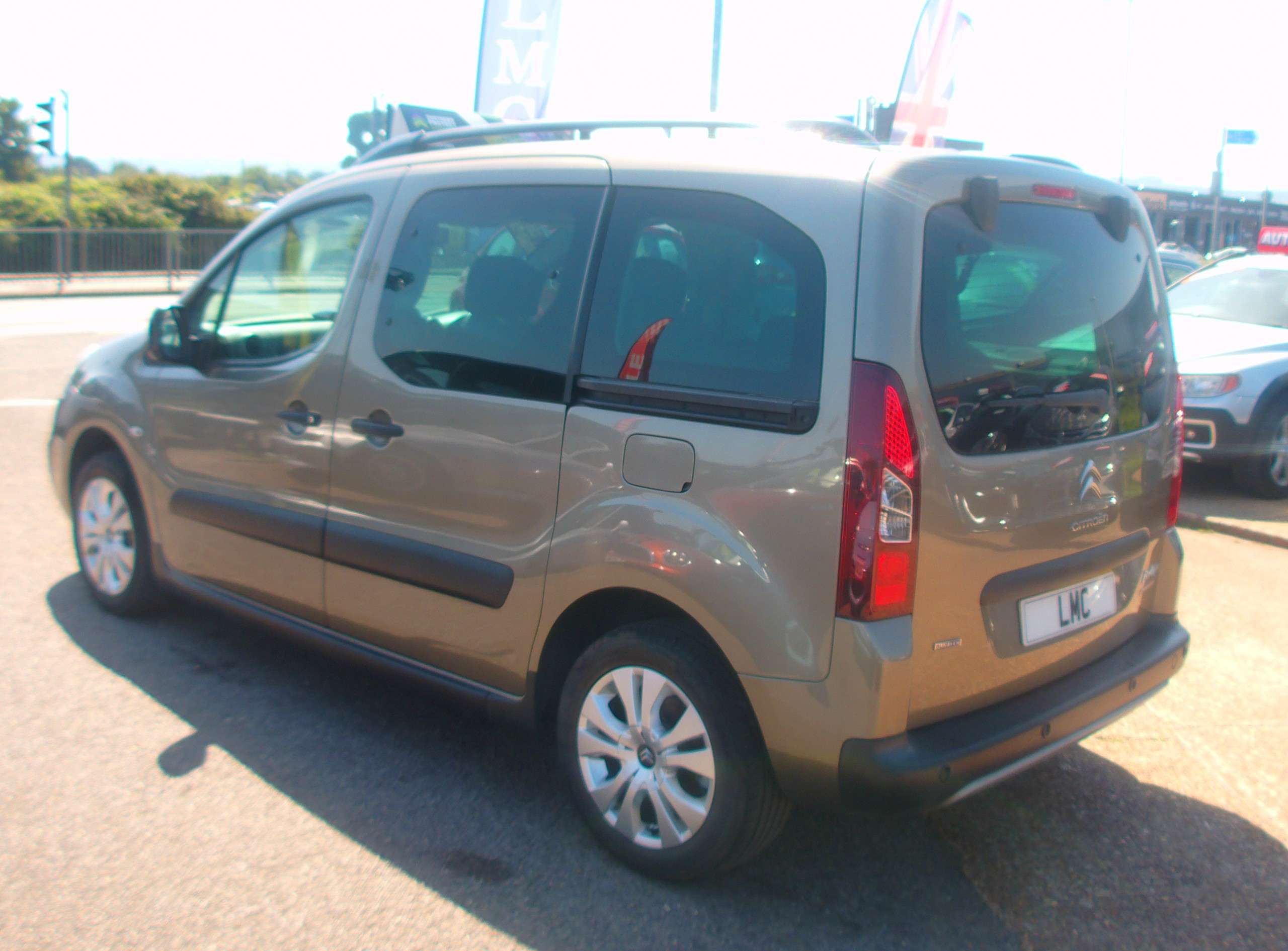 A 2015 CITROEN BERLINGO 1.6 BlueHDi XTR Multispace MPV 5dr Diesel Manual Euro 6 (100 ps) A 2015 CITROEN BERLINGO 1.6 BlueHDi XTR Multispace MPV 5dr Diesel Manual Euro 6 (100 ps)