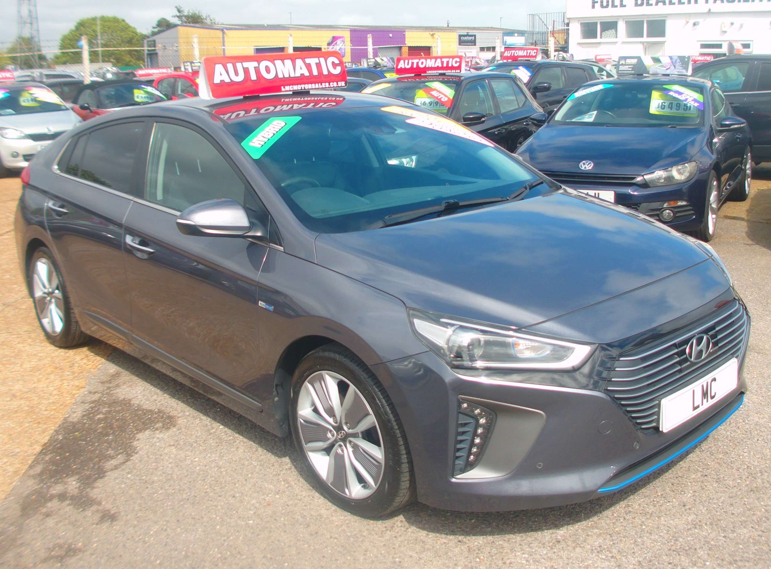 A 2017 HYUNDAI IONIQ 1.6 h-GDi Premium SE Hatchback 5dr Petrol Hybrid DCT Euro 6 (s/s) (141 ps) A 2017 HYUNDAI IONIQ 1.6 h-GDi Premium SE Hatchback 5dr Petrol Hybrid DCT Euro 6 (s/s) (141 ps)