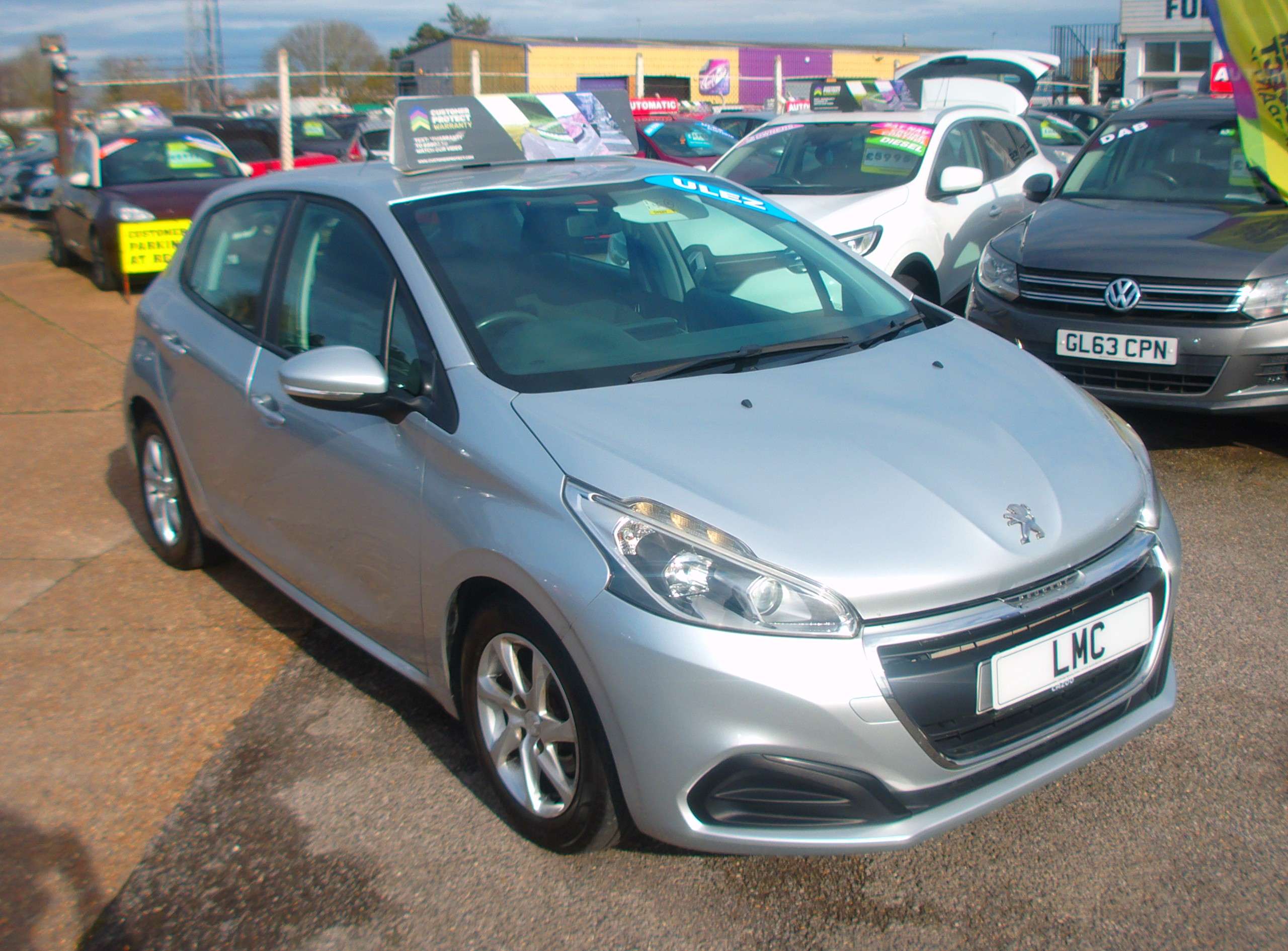 A 2015 PEUGEOT 208 1.6 BlueHDi Active Hatchback 5dr Diesel Manual Euro 6 A 2015 PEUGEOT 208 1.6 BlueHDi Active Hatchback 5dr Diesel Manual Euro 6