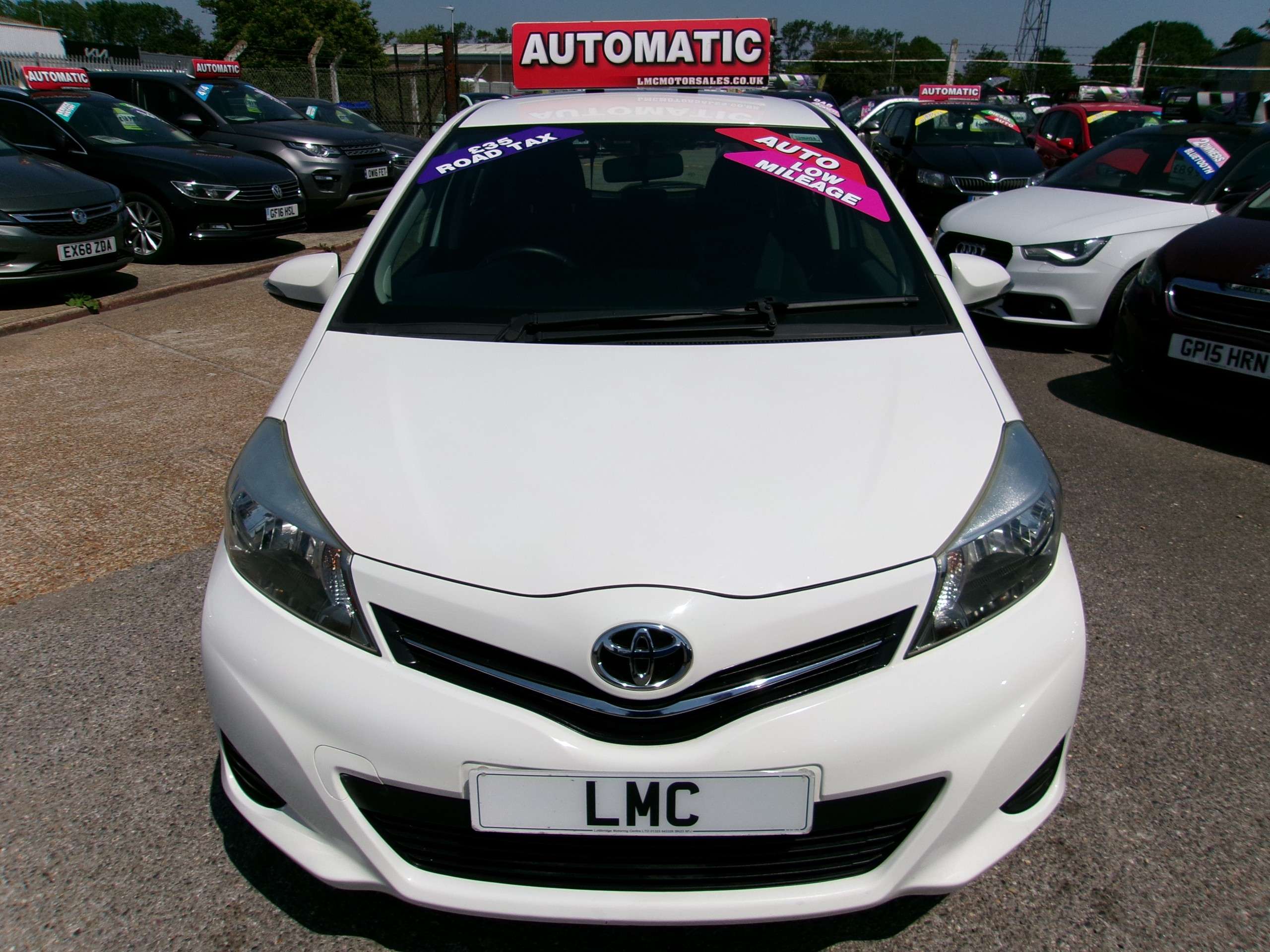 A 2012 TOYOTA YARIS 1.33 Dual VVT-i TR Hatchback 5dr Petrol Multidrive S (101 ps) A 2012 TOYOTA YARIS 1.33 Dual VVT-i TR Hatchback 5dr Petrol Multidrive S (101 ps)