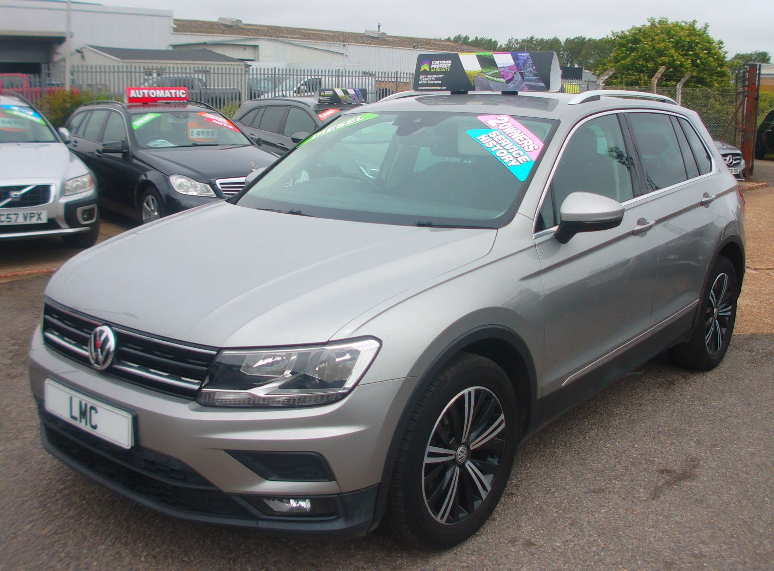 A 2017 VOLKSWAGEN TIGUAN 2.0 TDI SE Navigation SUV 5dr Diesel Manual Euro 6 (s/s) A 2017 VOLKSWAGEN TIGUAN 2.0 TDI SE Navigation SUV 5dr Diesel Manual Euro 6 (s/s)