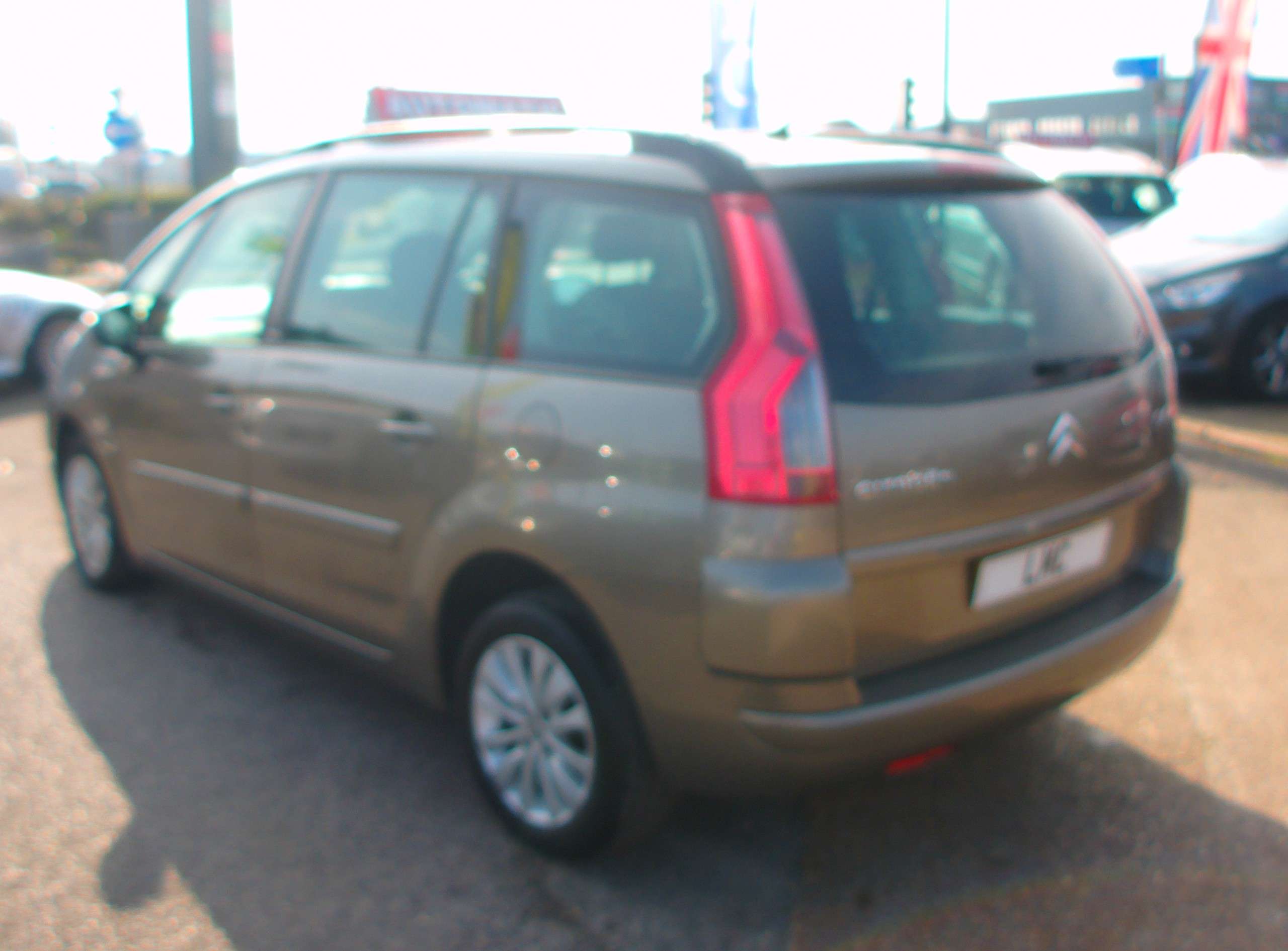 A 2009 CITROEN GRAND C4 PICASSO 1.6 HDi DPF VTR+ MPV 5dr Diesel EGS6 A 2009 CITROEN GRAND C4 PICASSO 1.6 HDi DPF VTR+ MPV 5dr Diesel EGS6