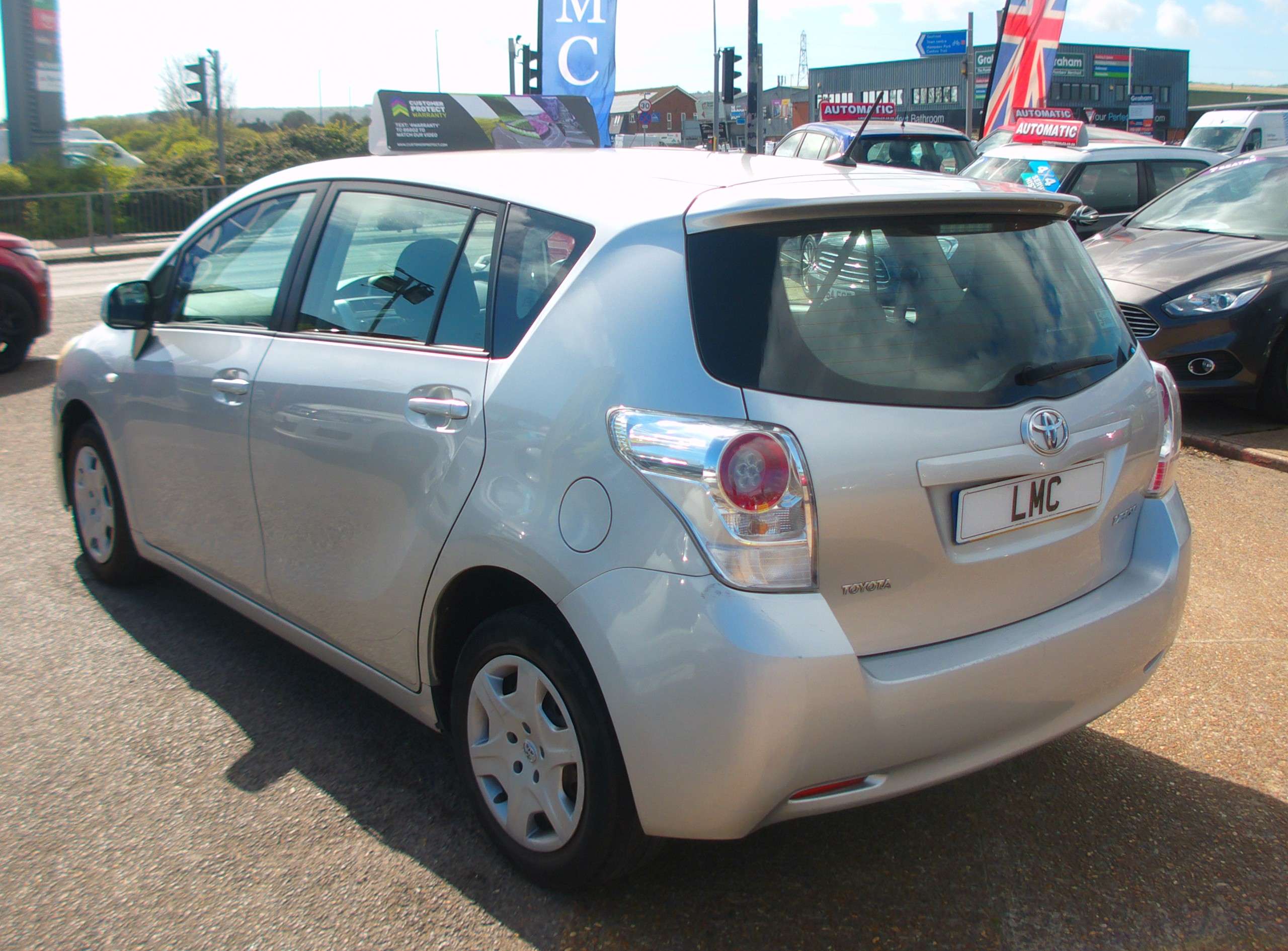 A 2010 TOYOTA VERSO 1.6 7 SEAT T2 VALVEMATIC 5-Door A 2010 TOYOTA VERSO 1.6 7 SEAT T2 VALVEMATIC 5-Door