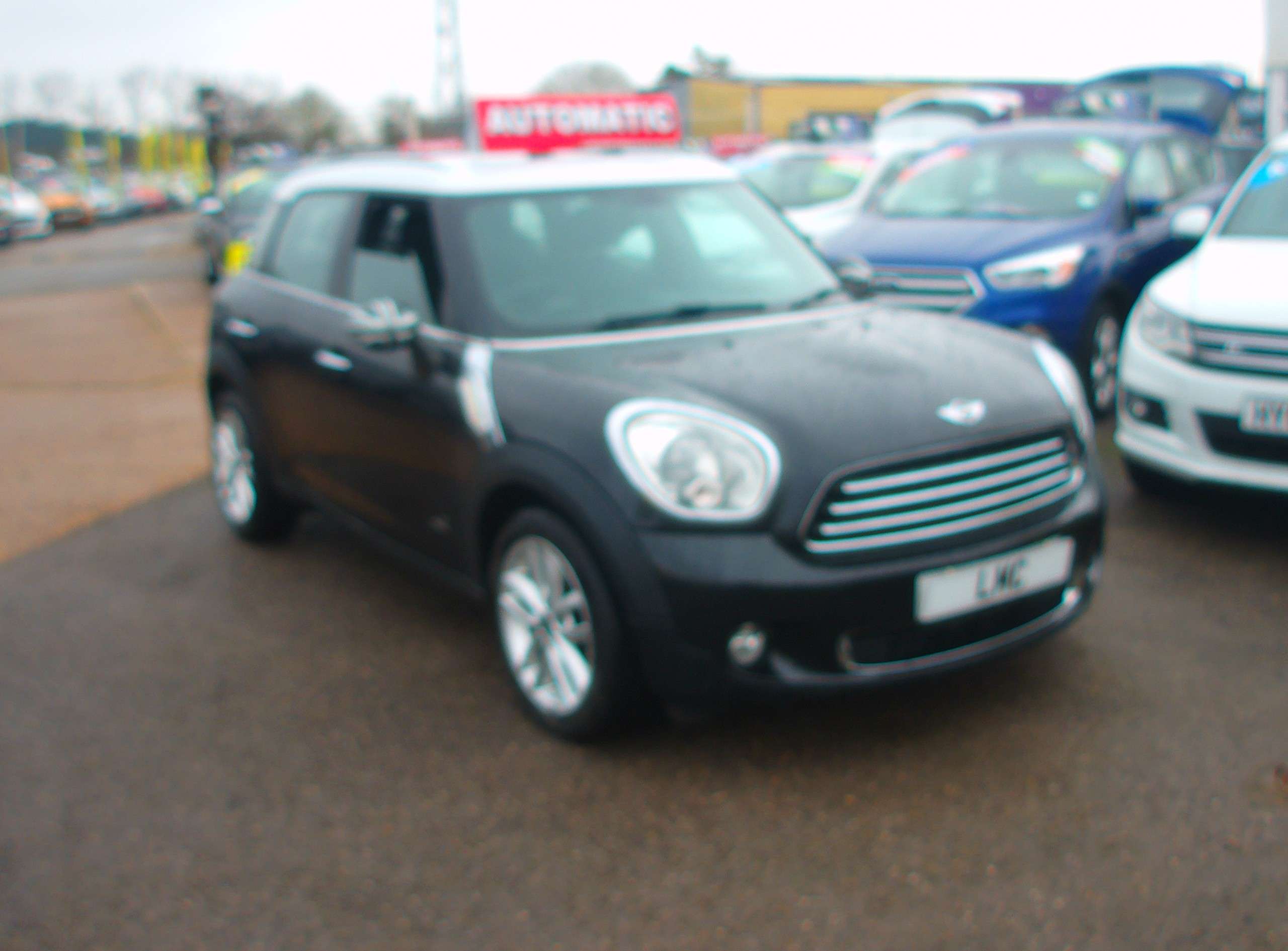 A 2014 MINI COUNTRYMAN 1.6 Cooper SUV 5dr Petrol Auto ALL4 Euro 6 (122 ps) A 2014 MINI COUNTRYMAN 1.6 Cooper SUV 5dr Petrol Auto ALL4 Euro 6 (122 ps)