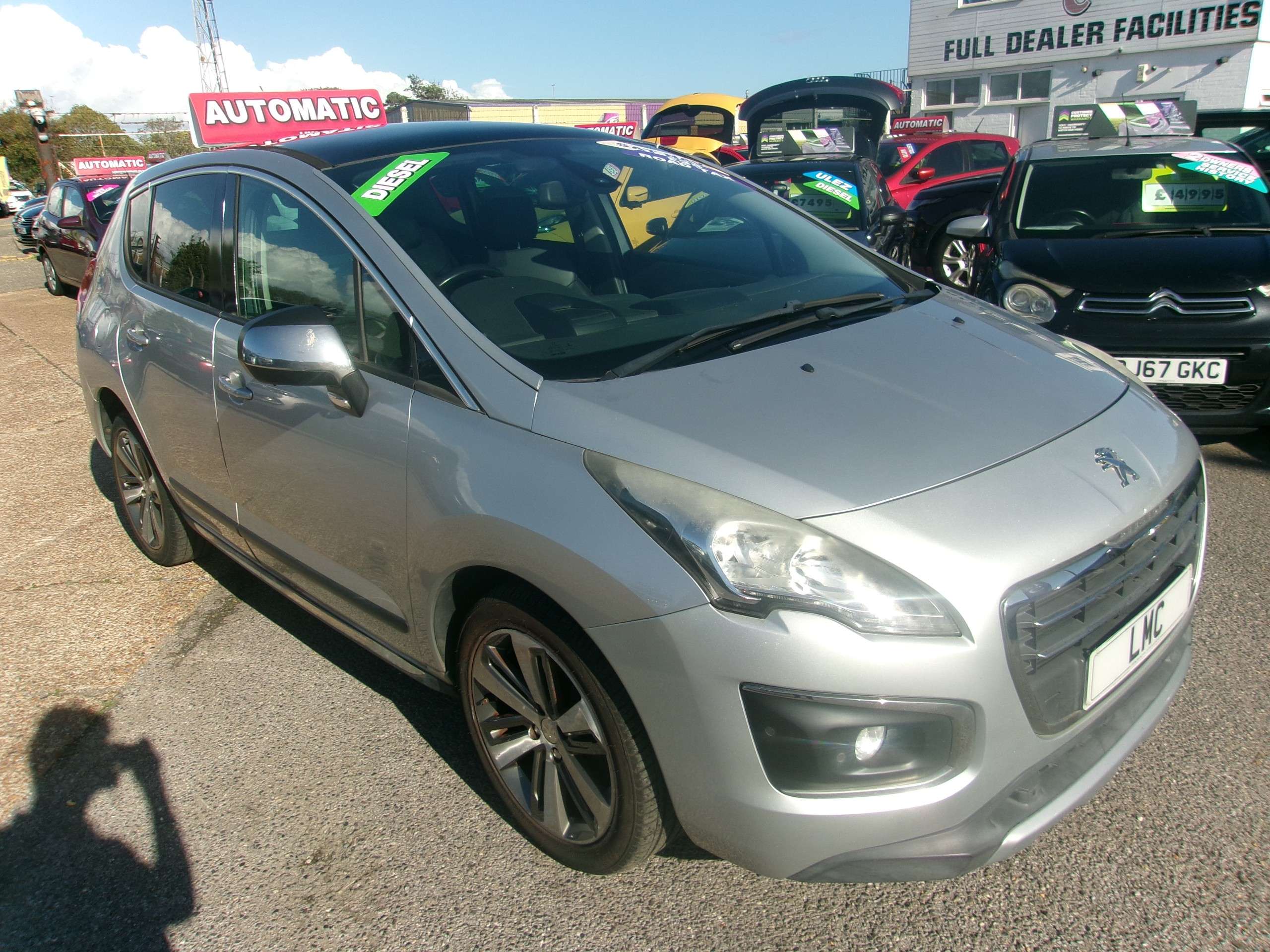 A 2016 PEUGEOT 3008 Automatic 1.6 BlueHDi Allure SUV 5dr Diesel EAT Euro 6 (s/s) (120 ps) A 2016 PEUGEOT 3008 Automatic 1.6 BlueHDi Allure SUV 5dr Diesel EAT Euro 6 (s/s) (120 ps)