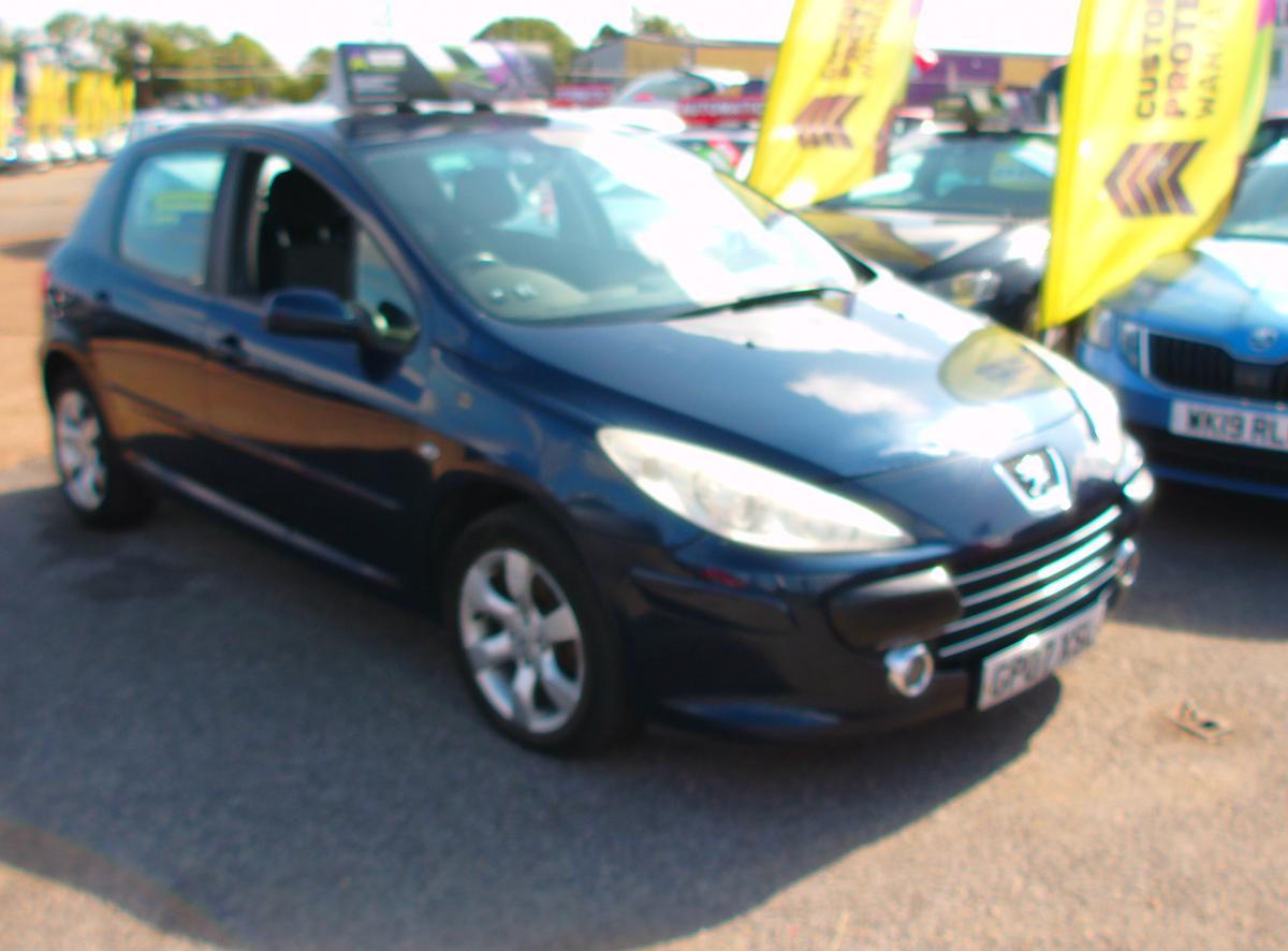 Check out this Peugeot 307 2007 Diesel Manual