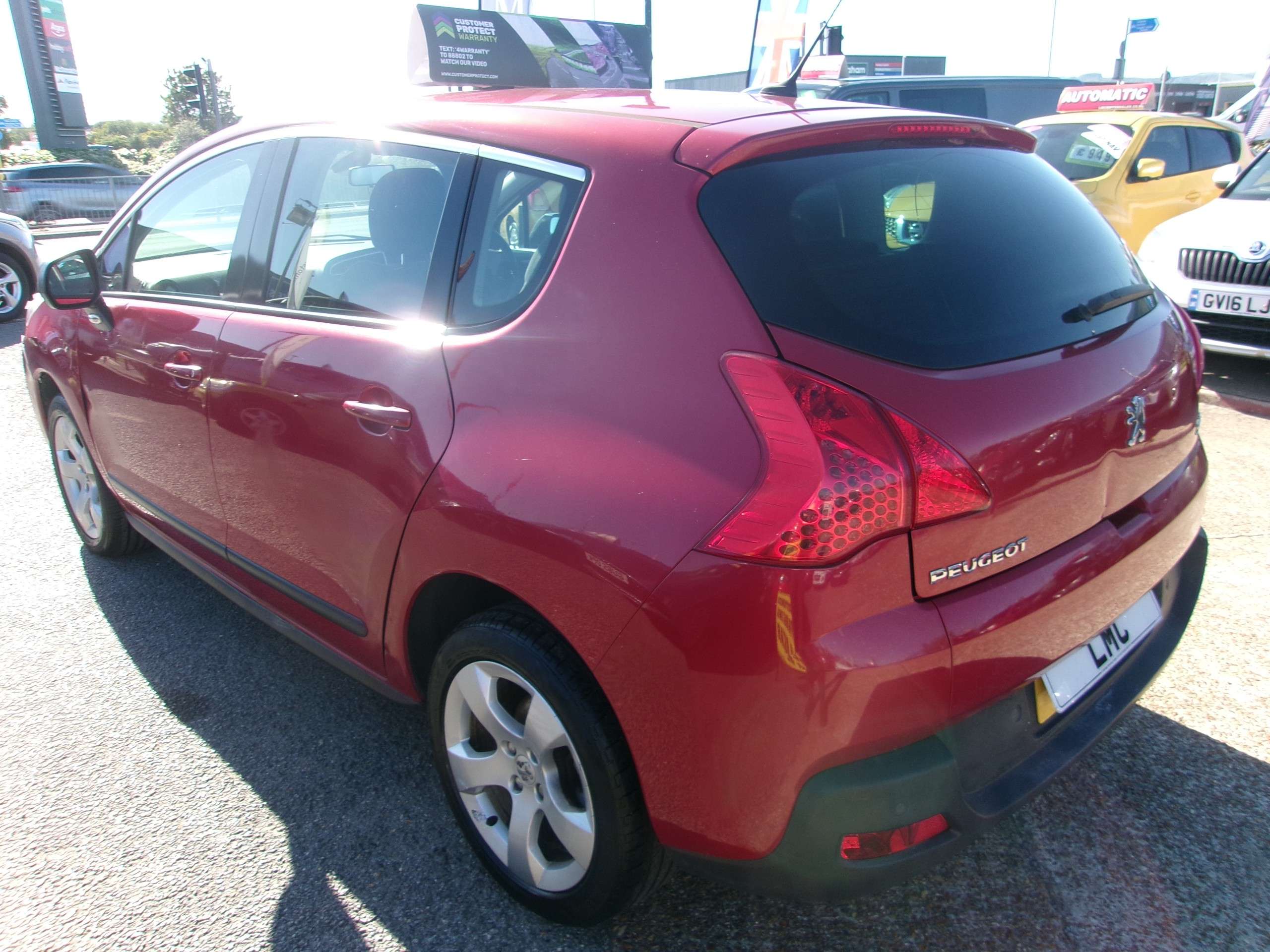 A 2012 PEUGEOT 3008 1.6 HDi Active SUV 5dr Diesel Manual (112 ps) A 2012 PEUGEOT 3008 1.6 HDi Active SUV 5dr Diesel Manual (112 ps)