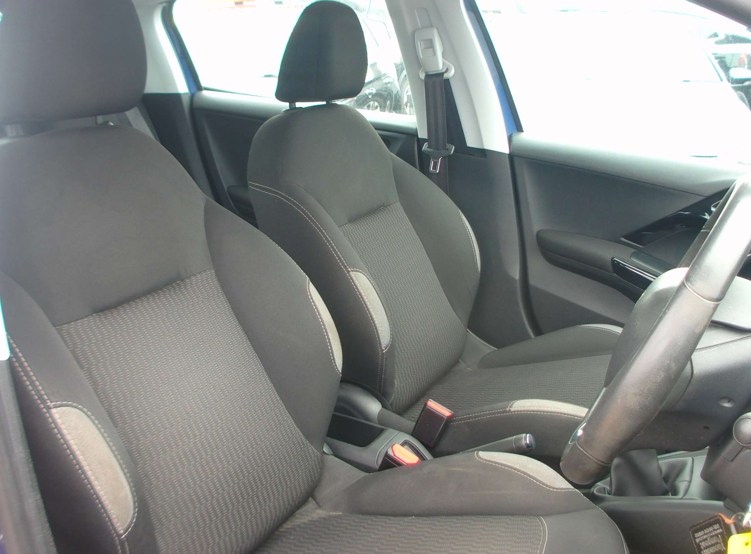 2015 PEUGEOT 208 2015 PEUGEOT 208