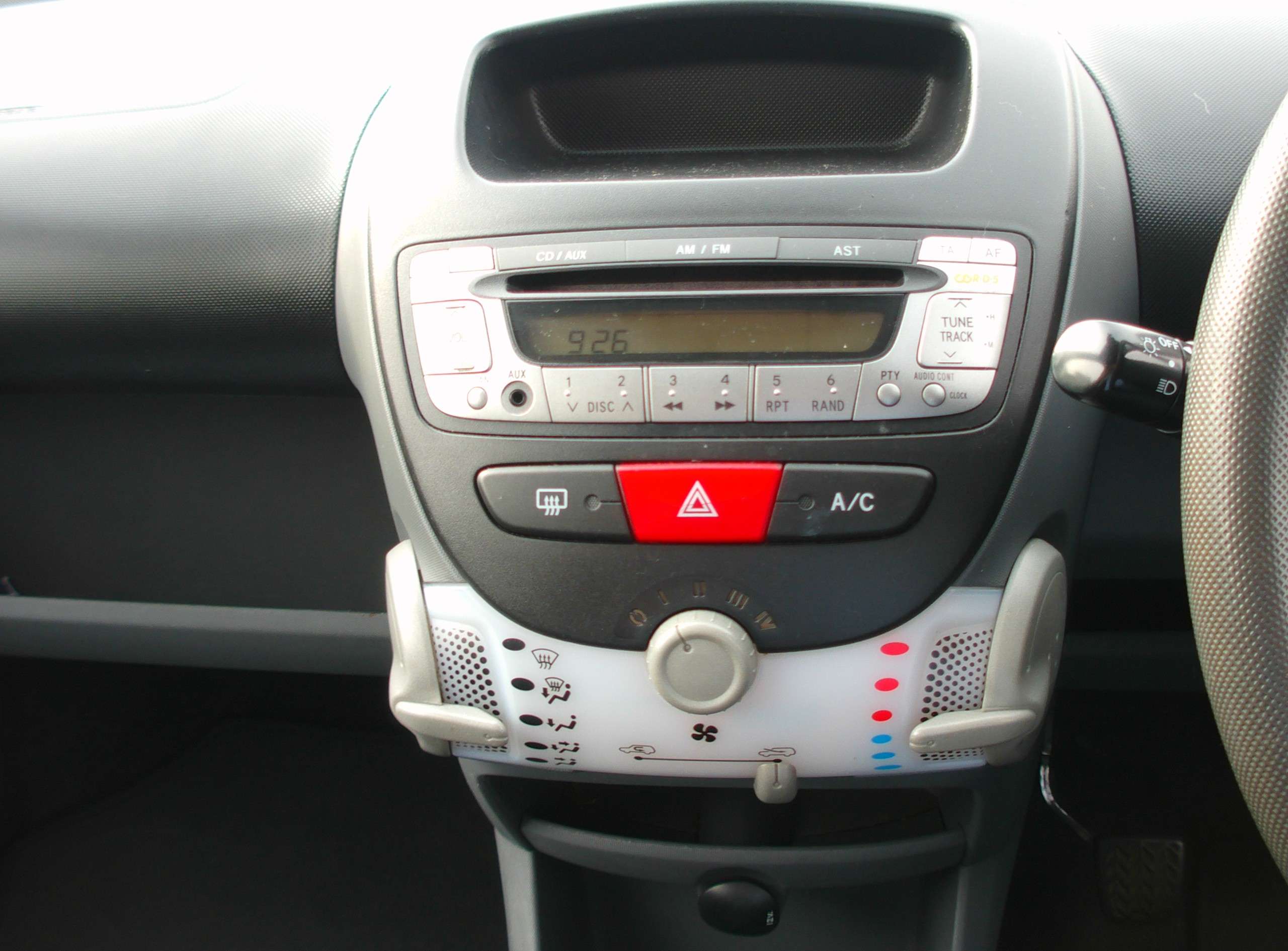 2011 PEUGEOT 107 2011 PEUGEOT 107