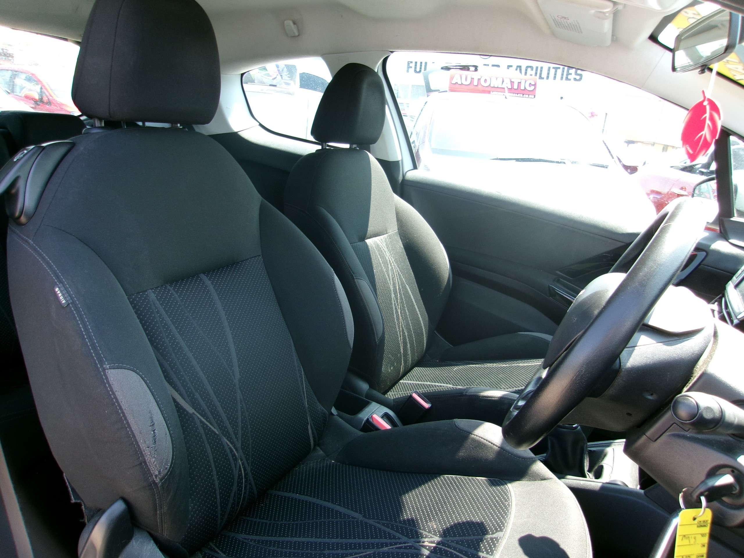 2012 PEUGEOT 208 2012 PEUGEOT 208