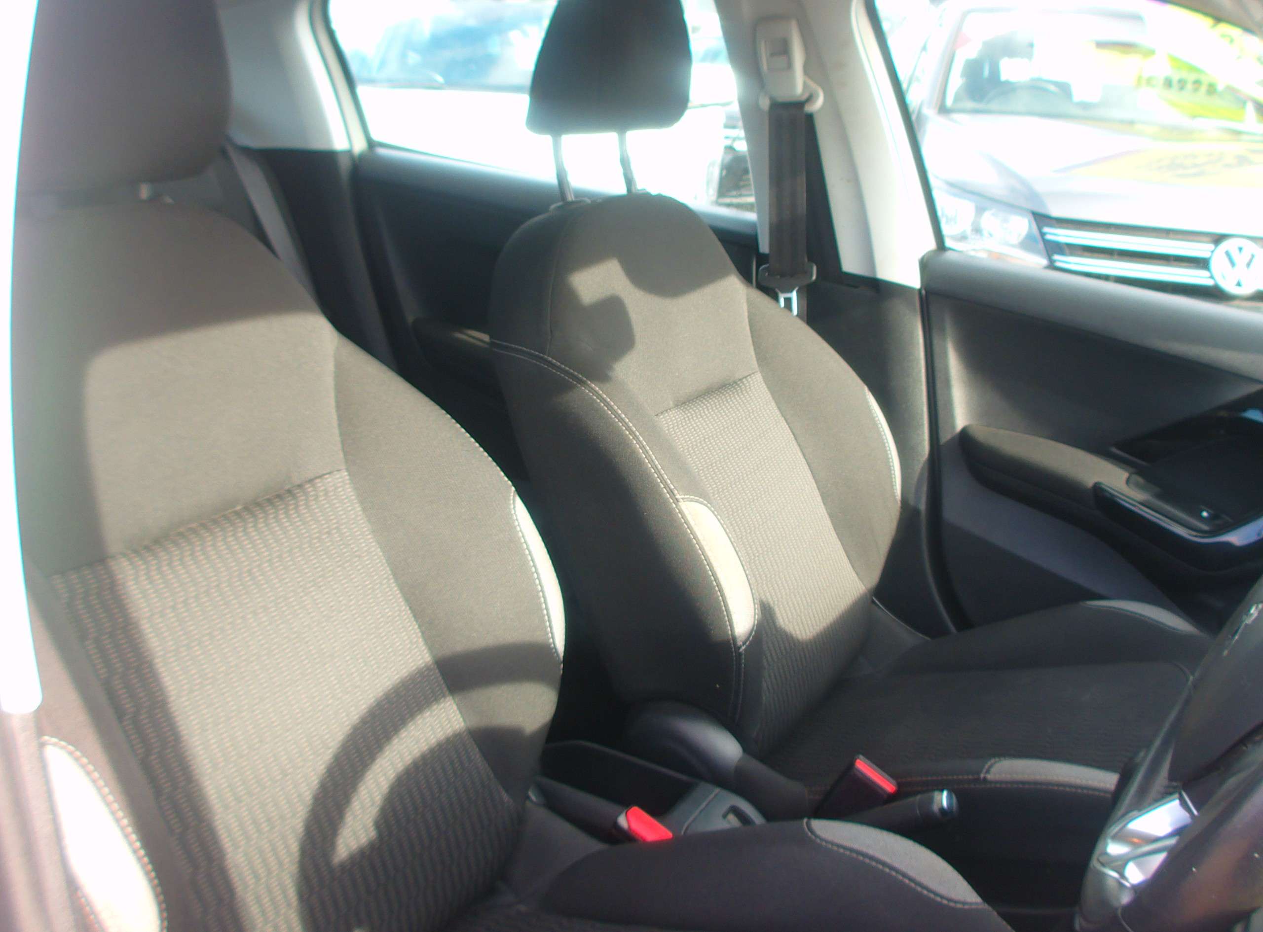 2015 PEUGEOT 208 2015 PEUGEOT 208