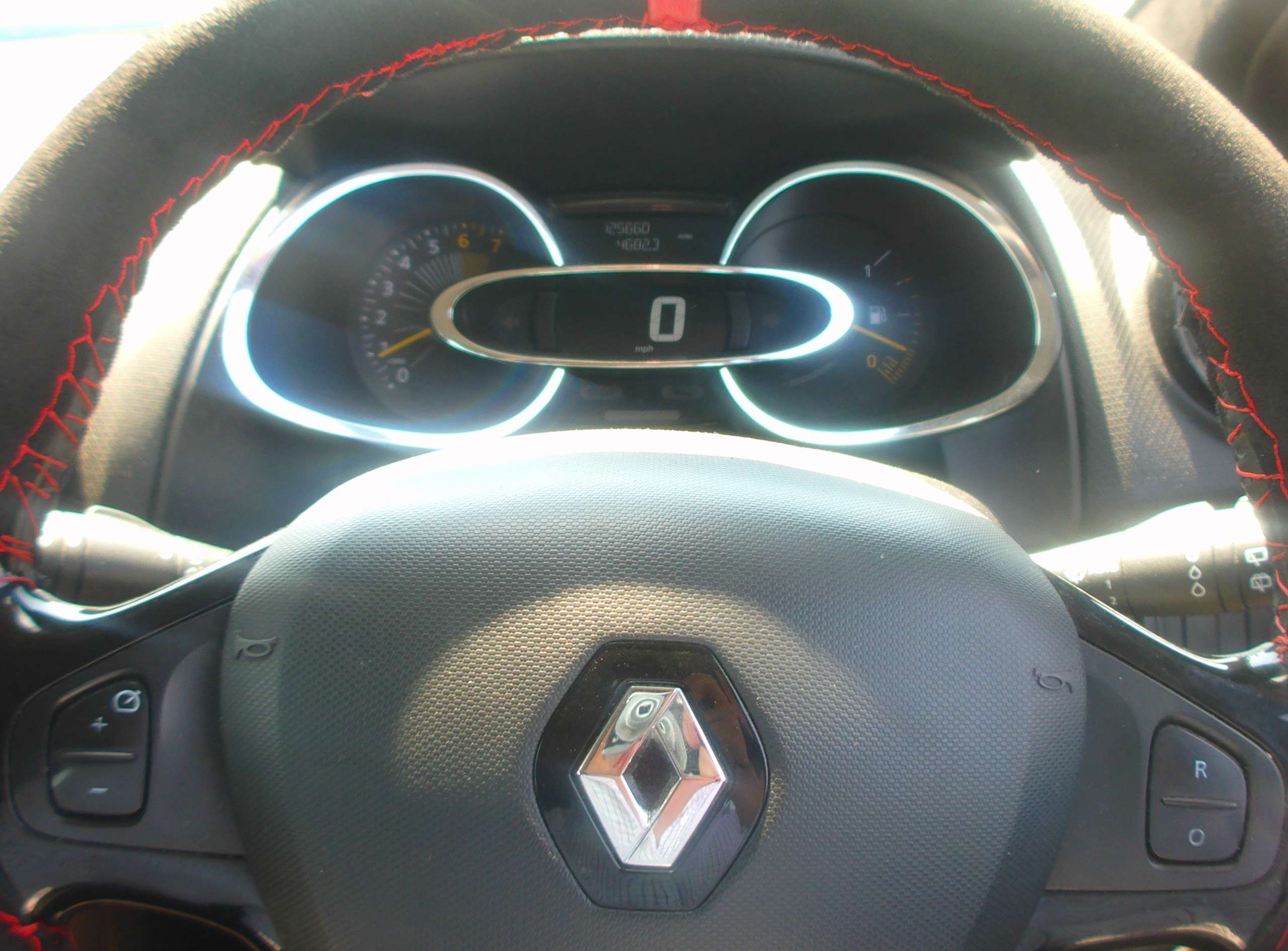 2013 RENAULT CLIO 2013 RENAULT CLIO