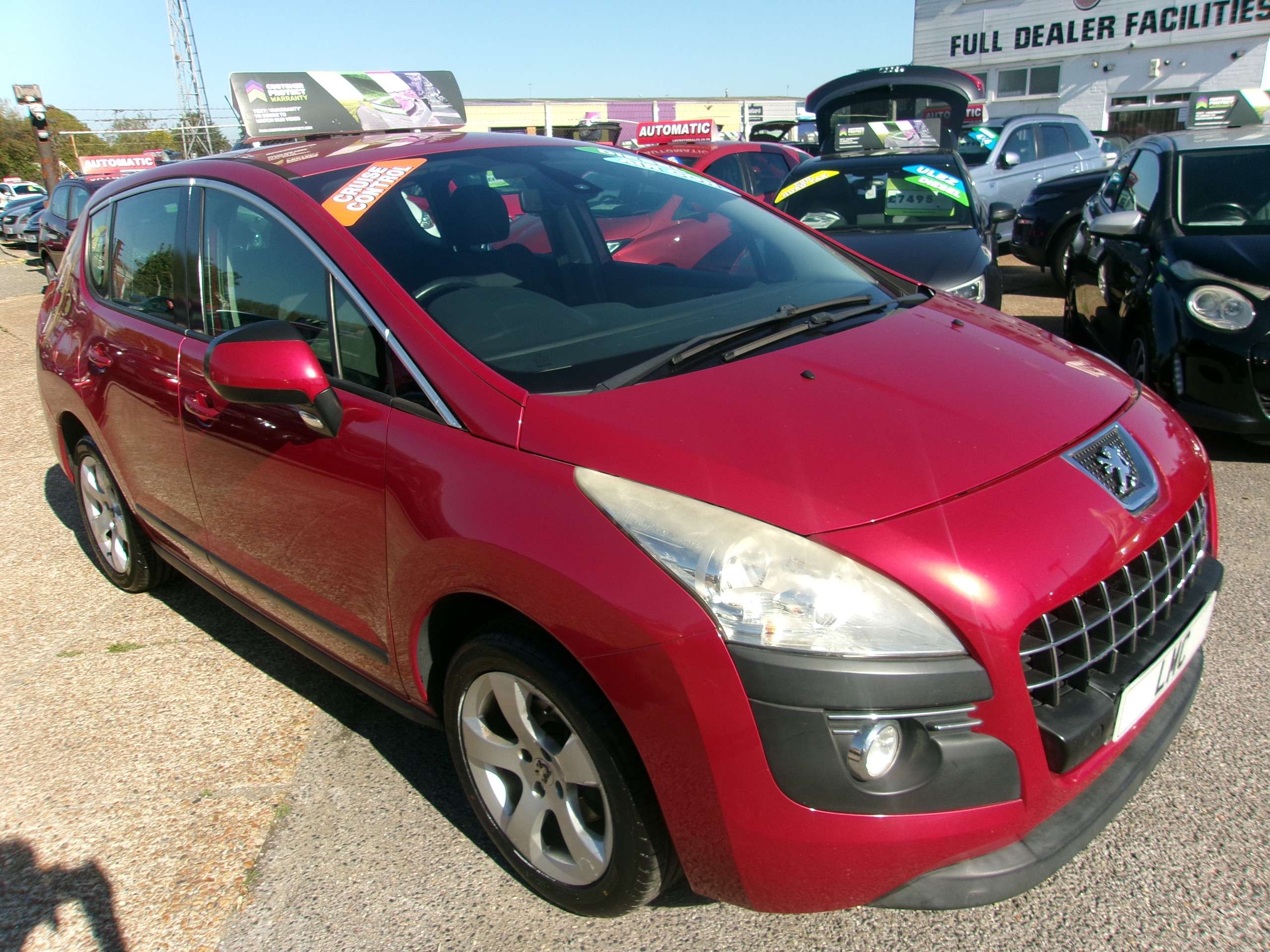 A 2012 PEUGEOT 3008 1.6 HDi Active SUV 5dr Diesel Manual (112 ps) A 2012 PEUGEOT 3008 1.6 HDi Active SUV 5dr Diesel Manual (112 ps)