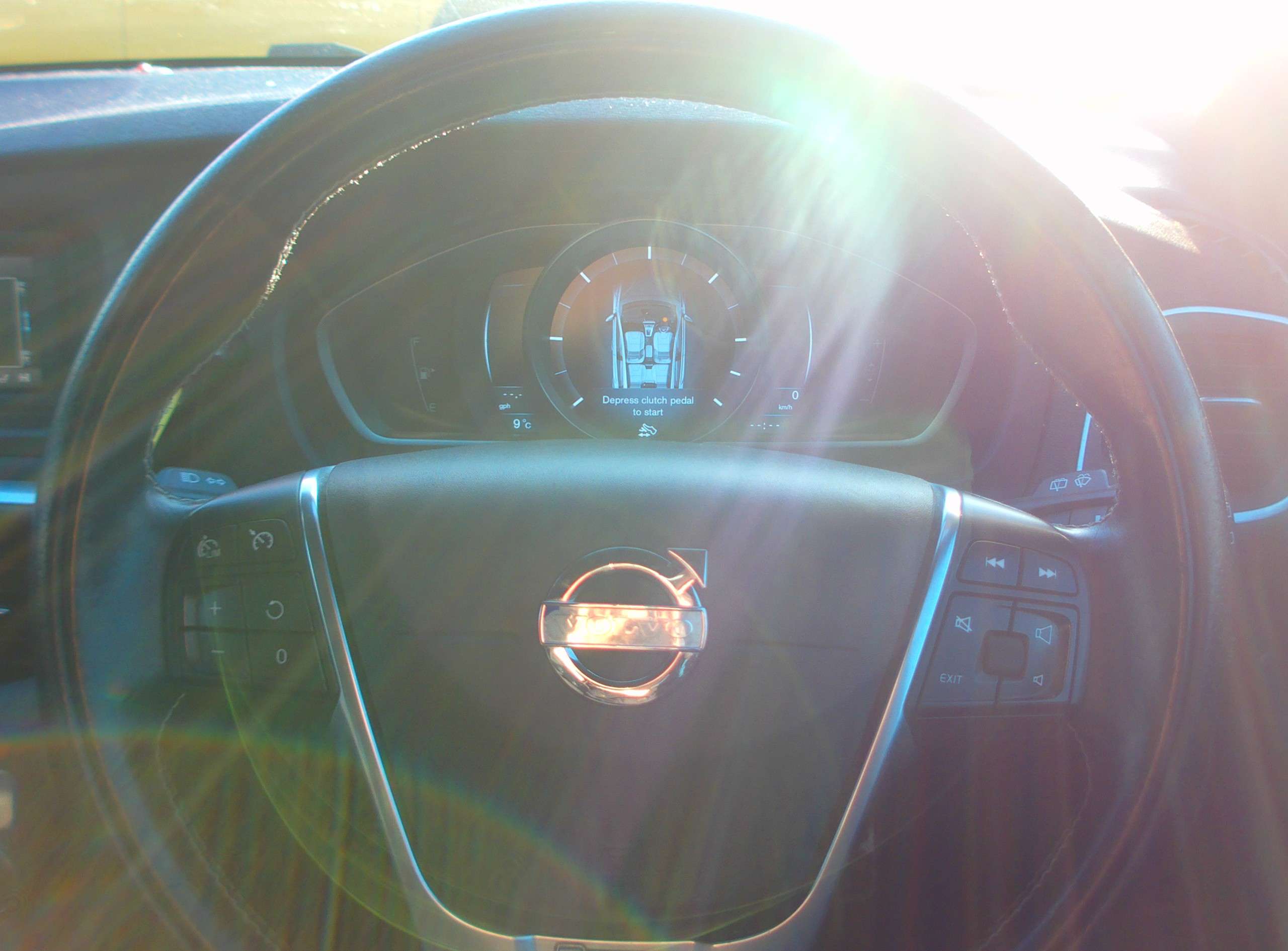 2013 VOLVO V40 2013 VOLVO V40