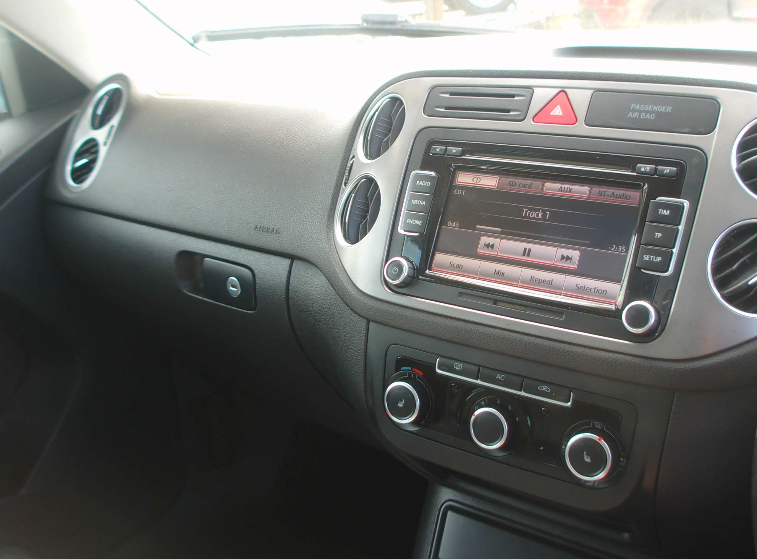 2011 VOLKSWAGEN TIGUAN 2011 VOLKSWAGEN TIGUAN